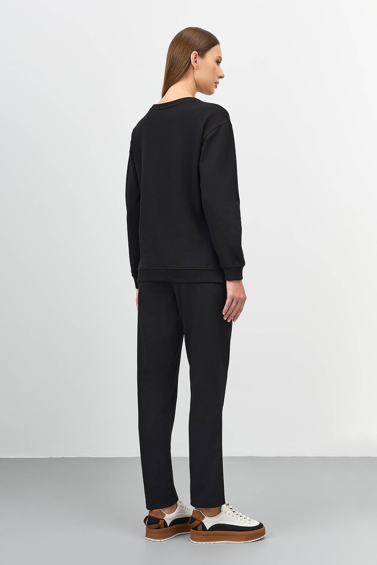 Черные брюки с карманами, 42