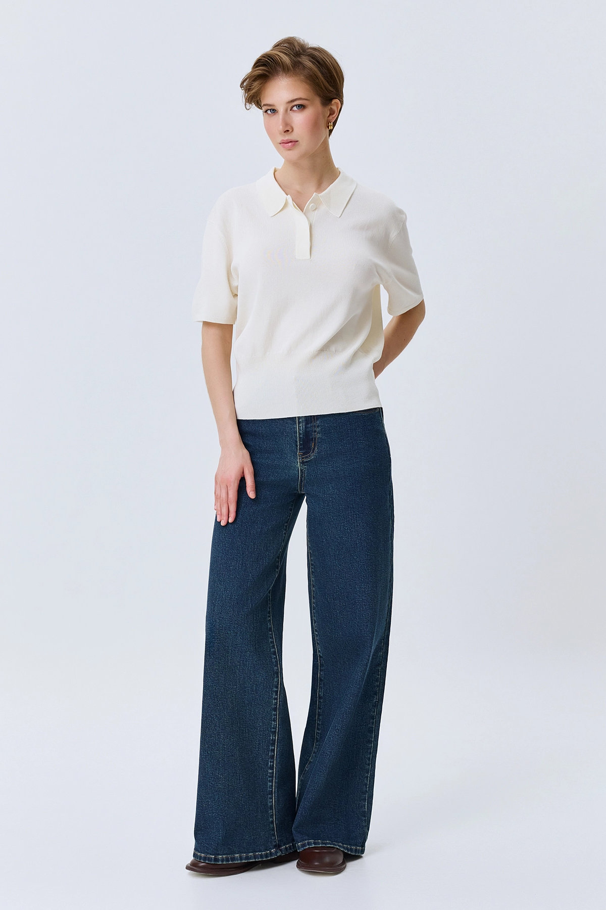 Oversize джемпер из смесовой вискозы в светло-бежевом цвете, 50