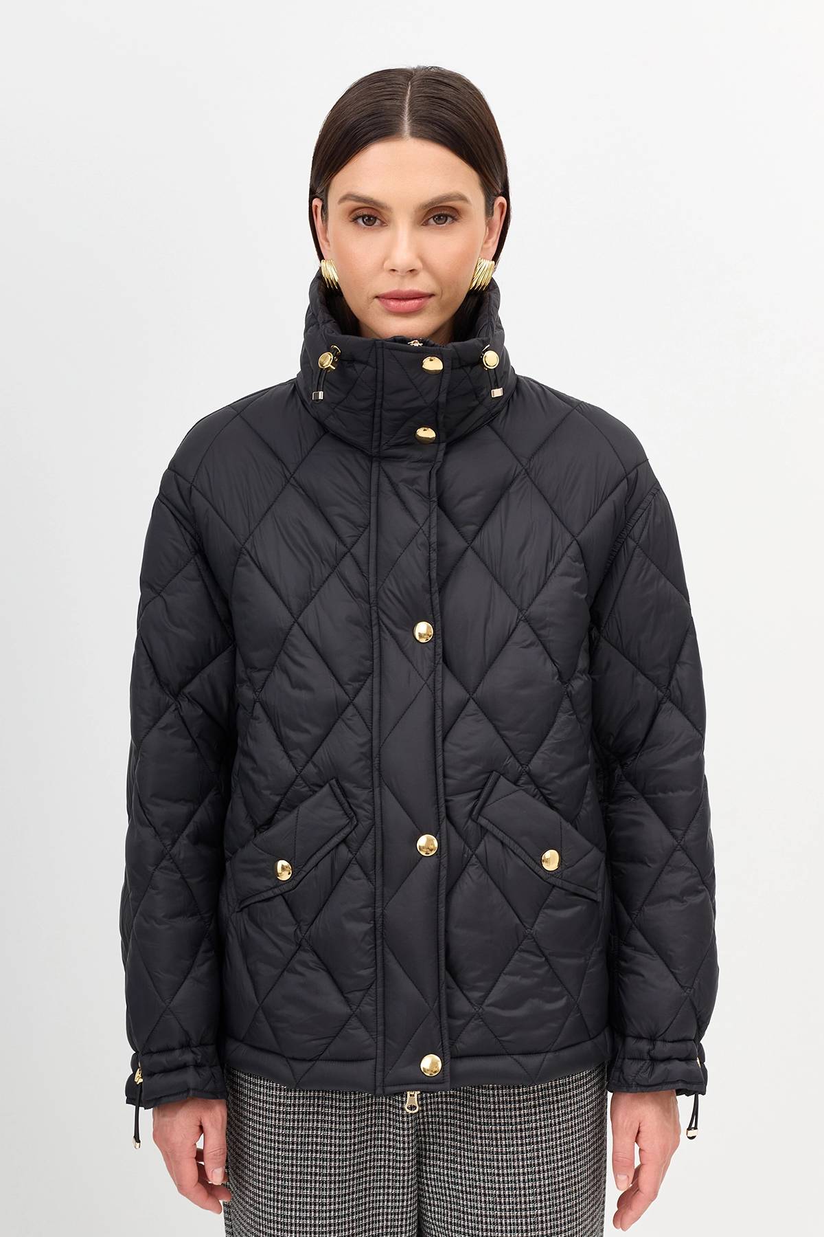 Лимитированная серия куртка с акцентной фурнитурой в черном цвете с  палантином, 38