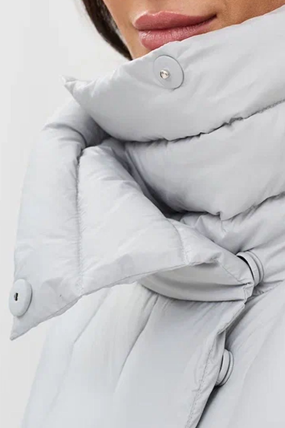 Свободное пальто с вертикальной стежкой в светло-сером цвете, 48р