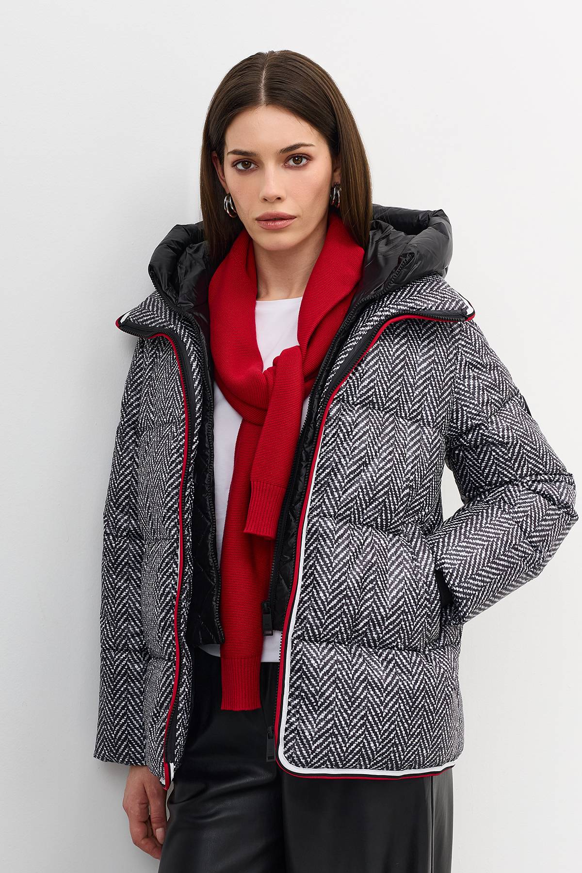 Лимитированная серия комбинированная куртка с принтом и палантин, 44