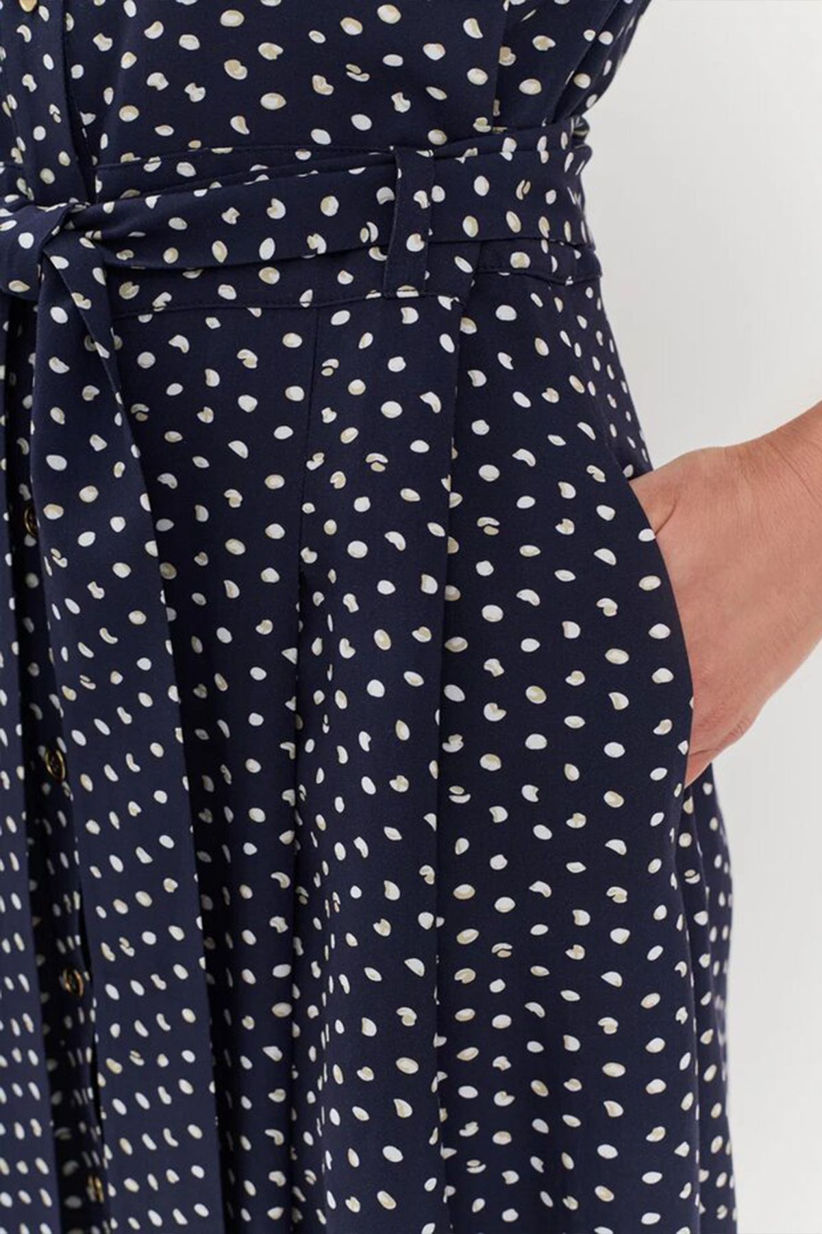 Платье-рубашка в горошек, 50р