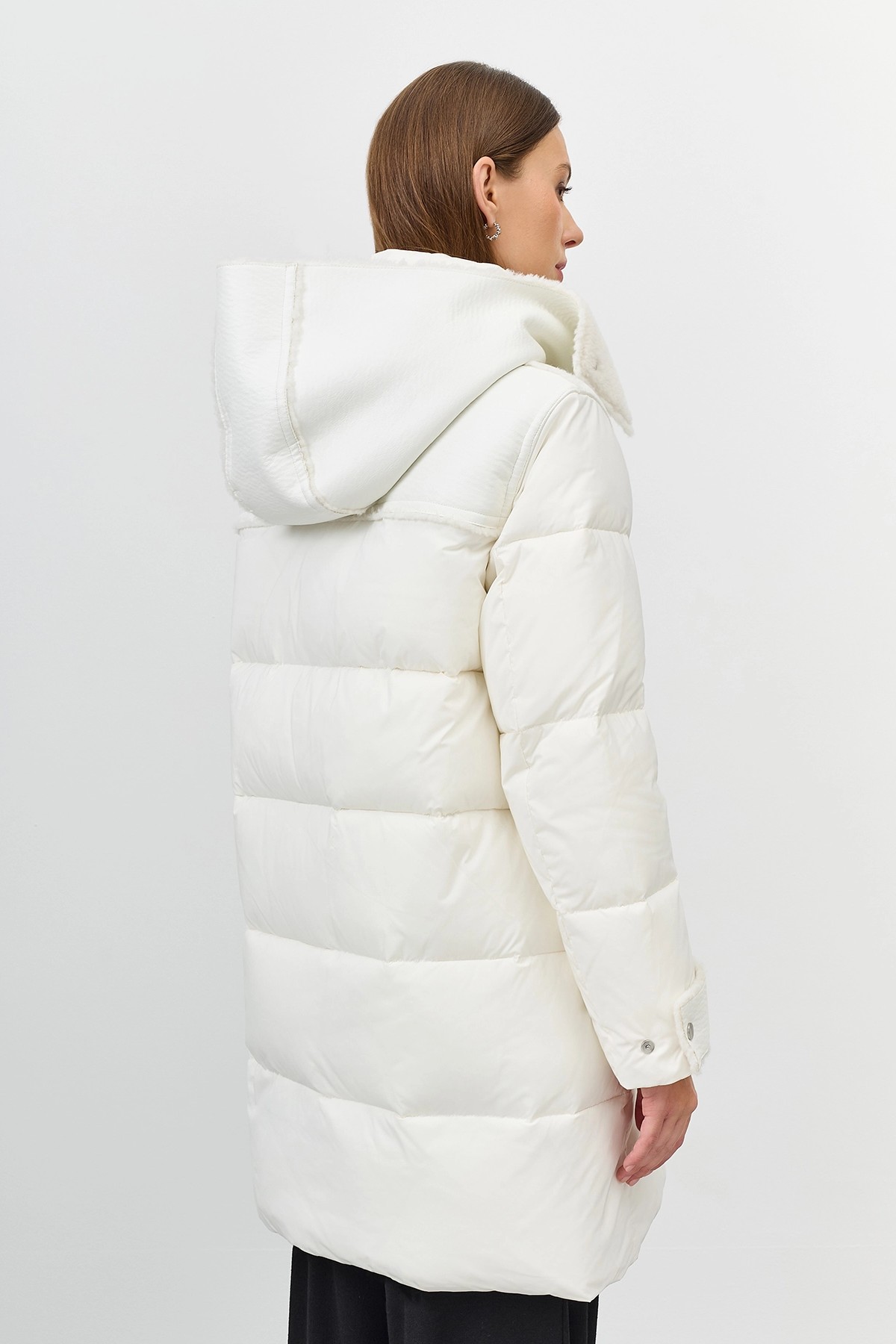 Пальто с капюшоном из искусственной овчины, 52