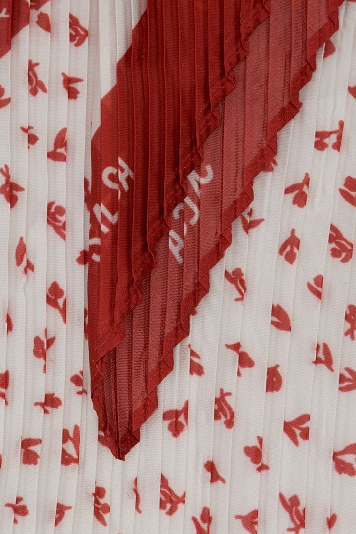 Платок с комбинированным принтом, 70х70