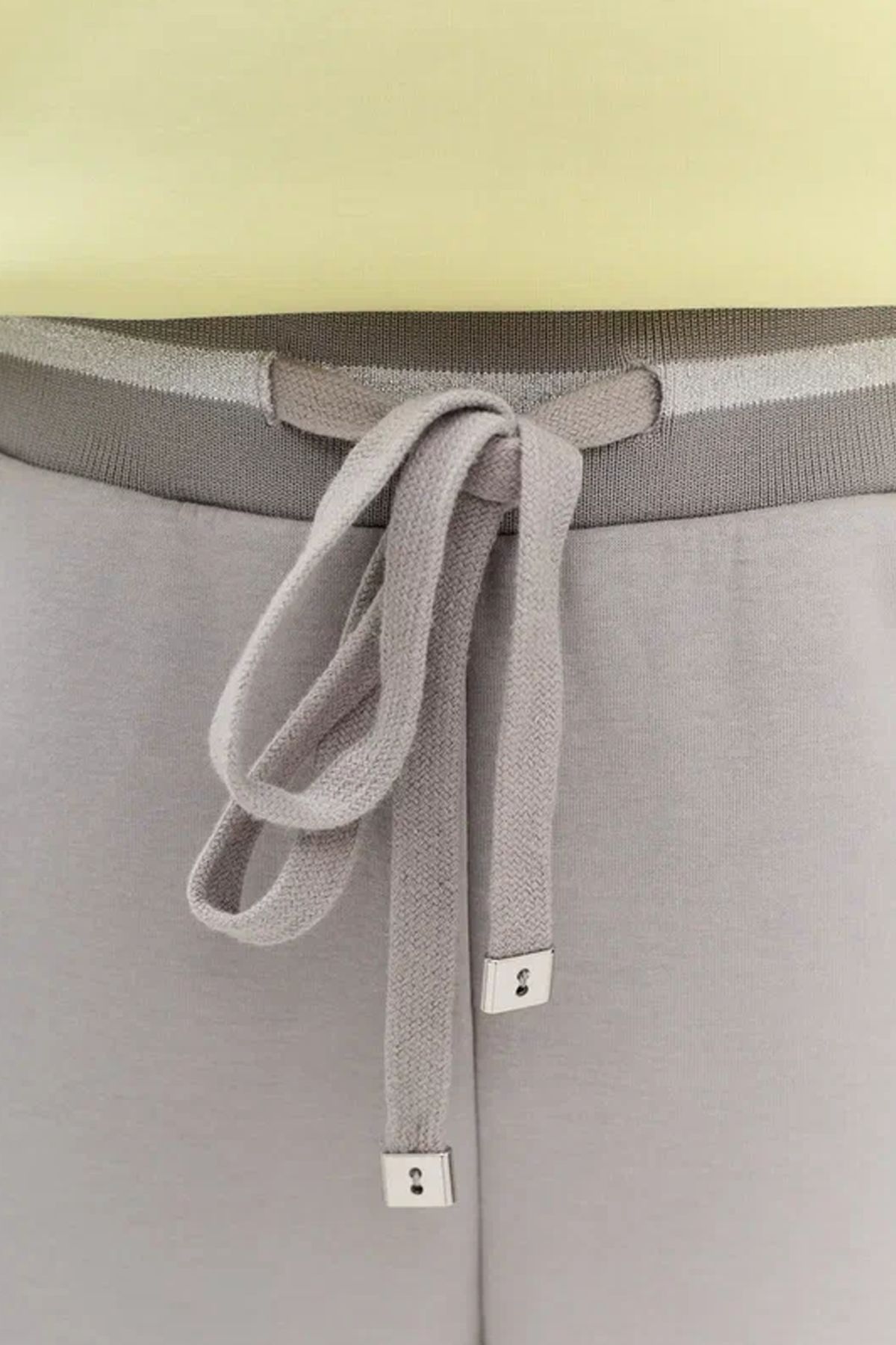 Брюки в спортивном стиле с кулисой на талии, 44р