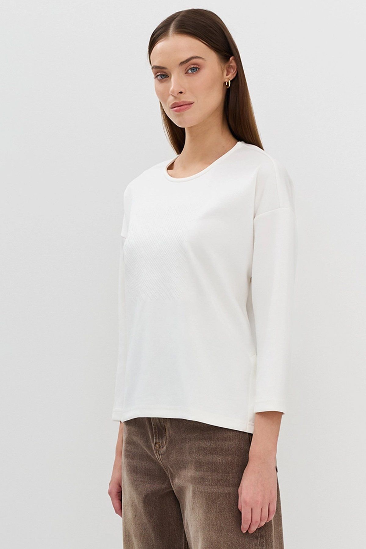 Джемпер свободного силуэта с минималистичной вышивкой, 46р