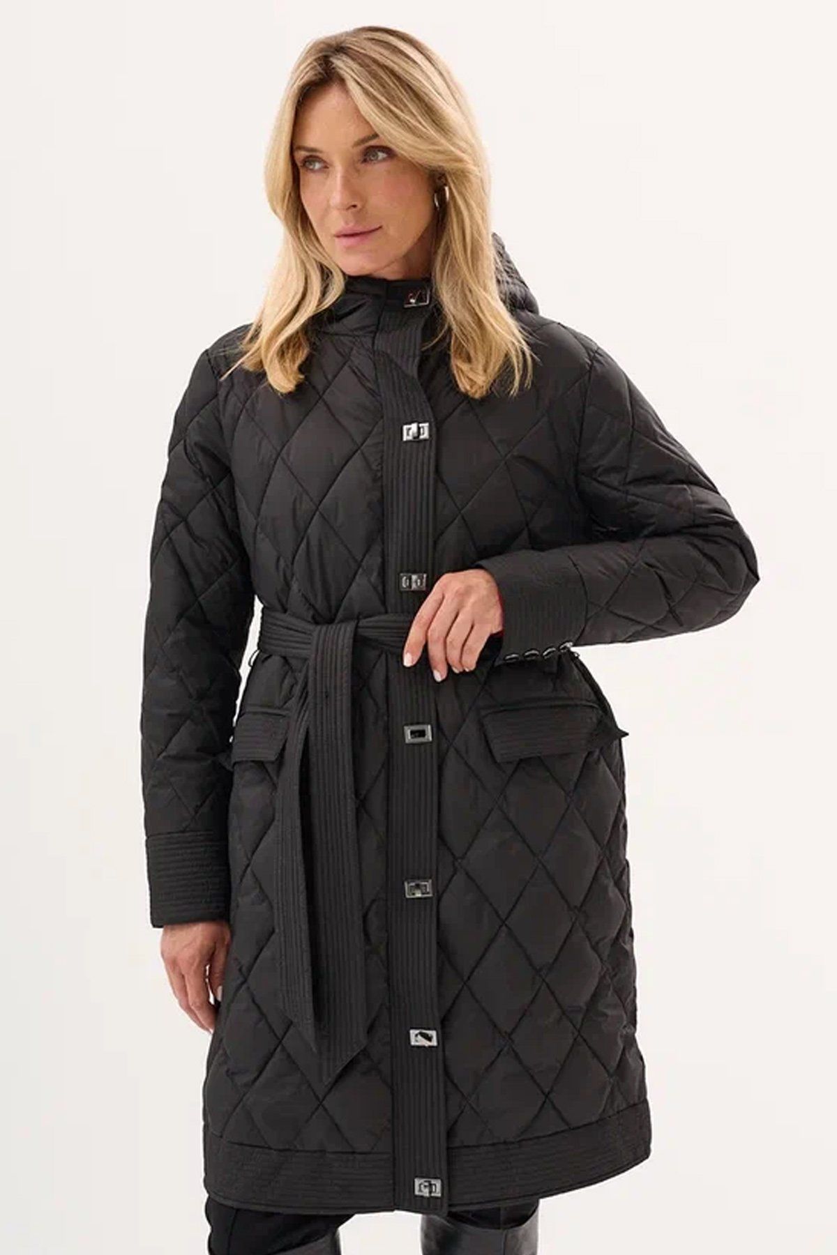 Пальто с ромбовидной стежкой и акцентными застежками, 46р