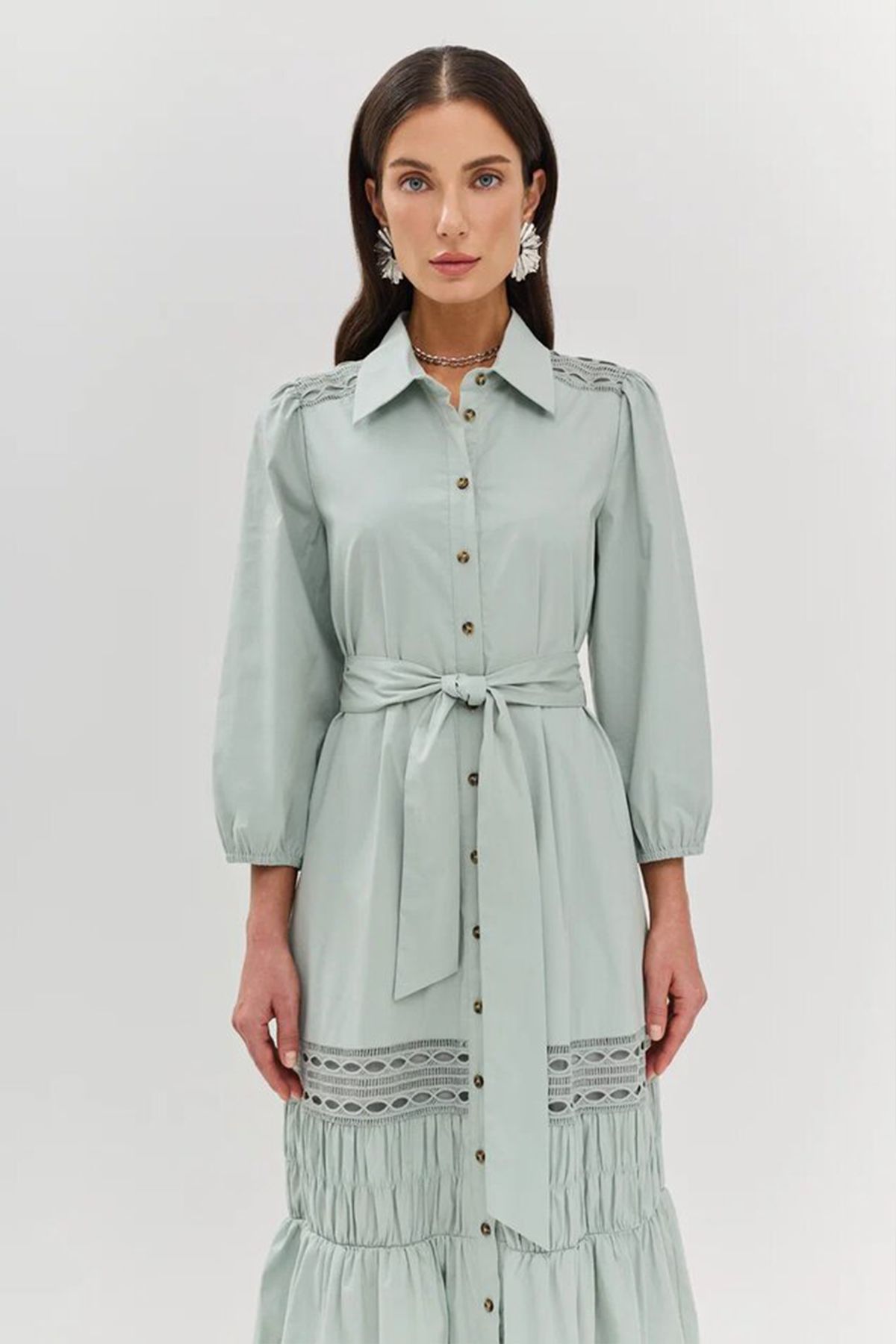 Платье-рубашка с кружевными вставками, 42р