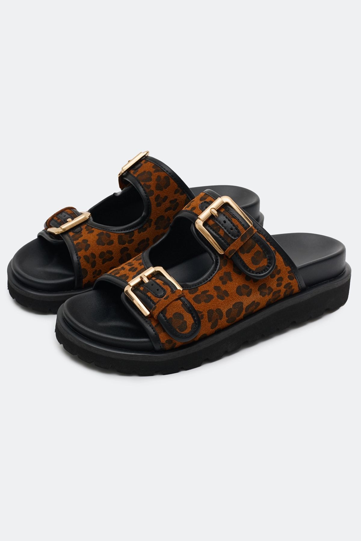 Сабо из натуральной кожи с анималистичным принтом, 37р