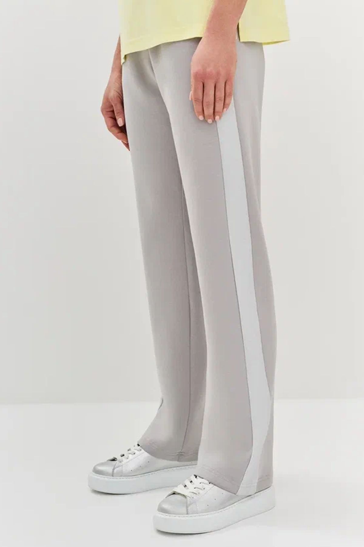 Брюки в спортивном стиле с кулисой на талии, 44р