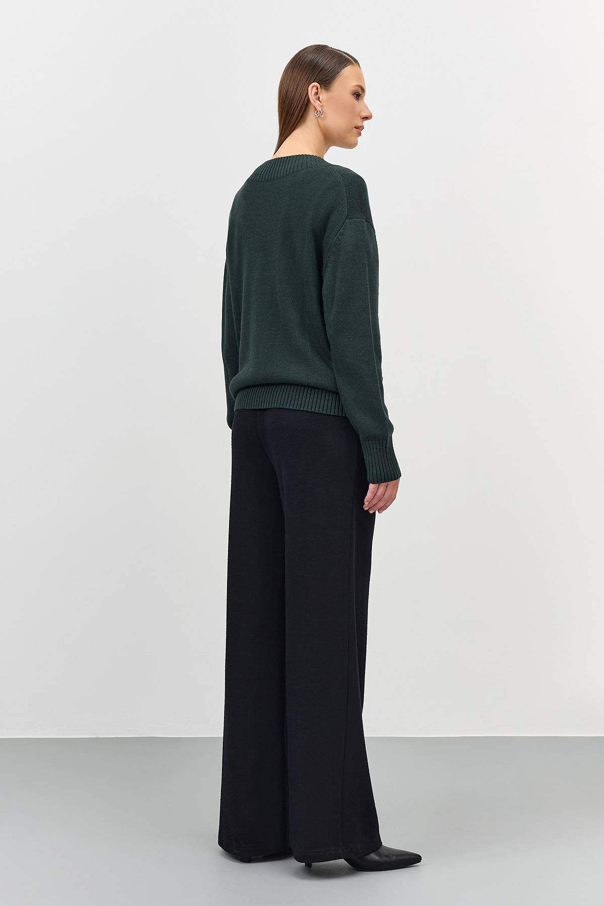 Базовый джемпер с V-образным вырезом, 48