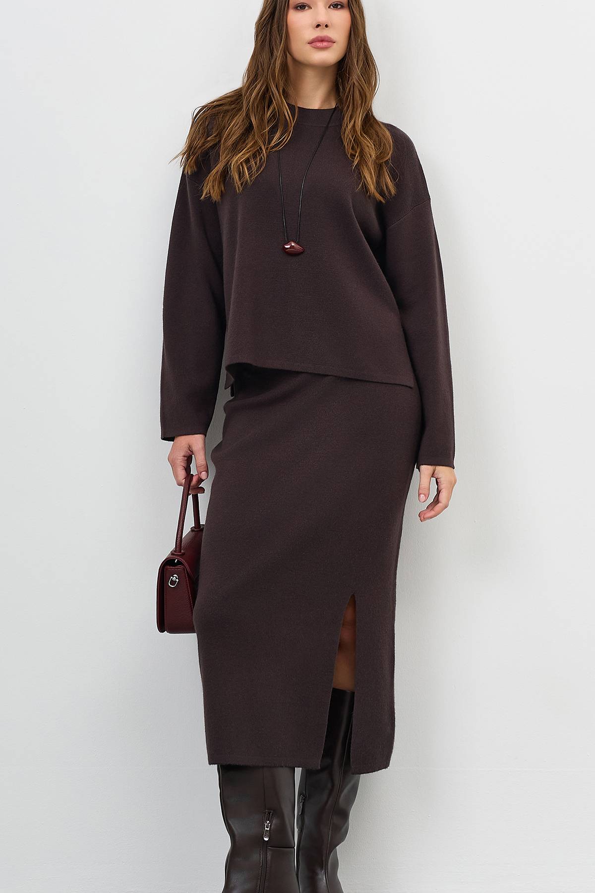 Коричневый свободный свитер с ангорой, 44