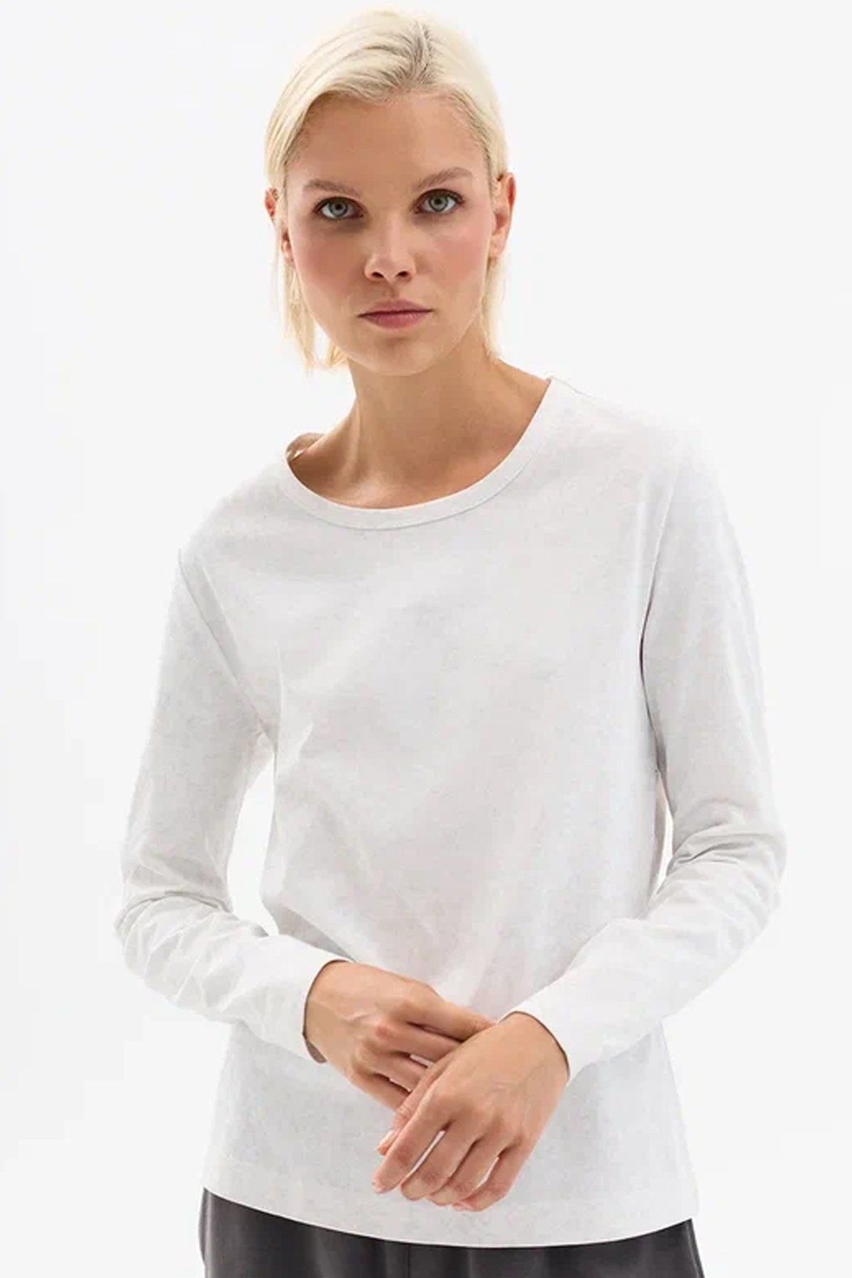 Приталенный джемпер с эффектом "мраморной" ткани в молочном цвете, 42р