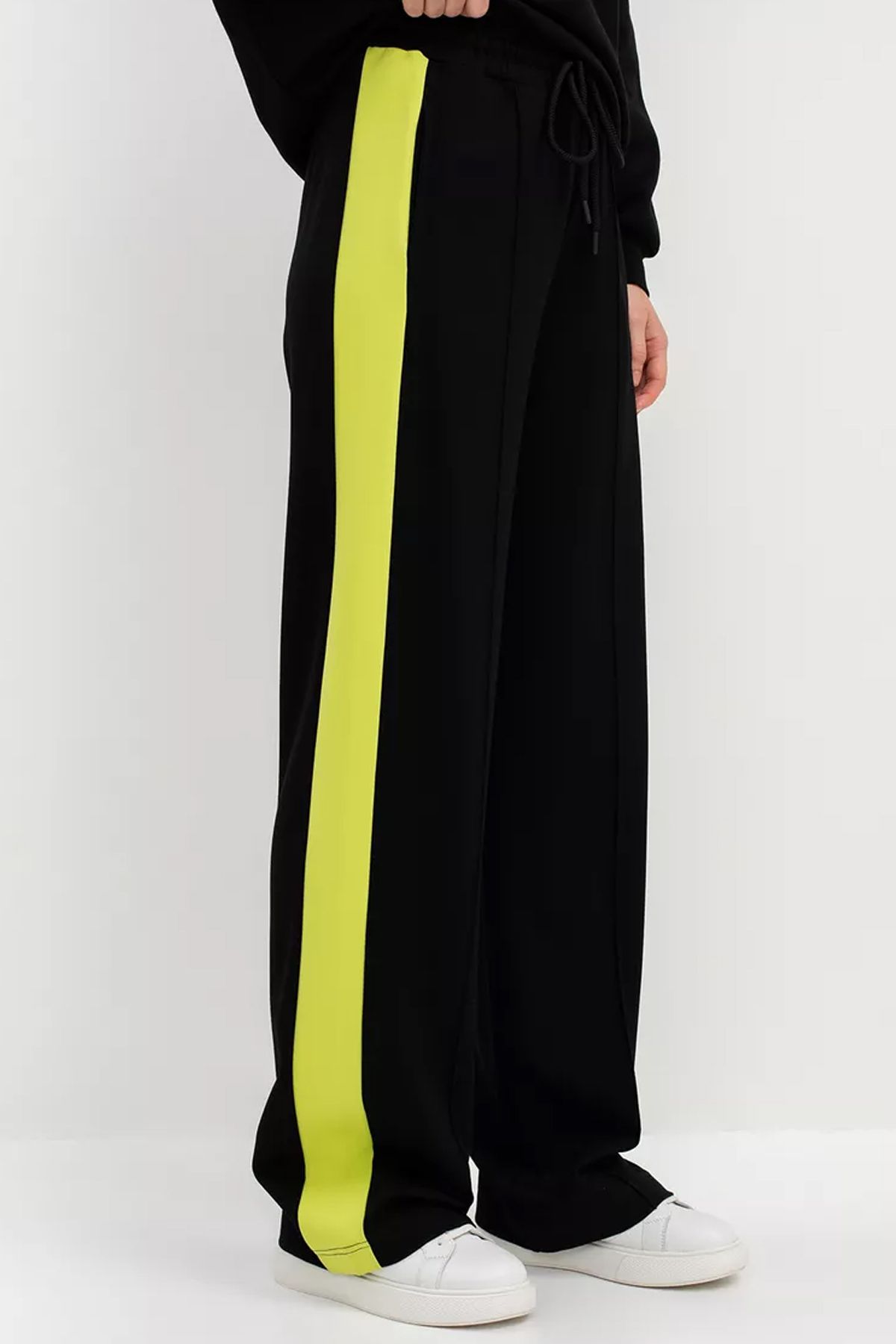 Брюки с яркими лампасами, 40р