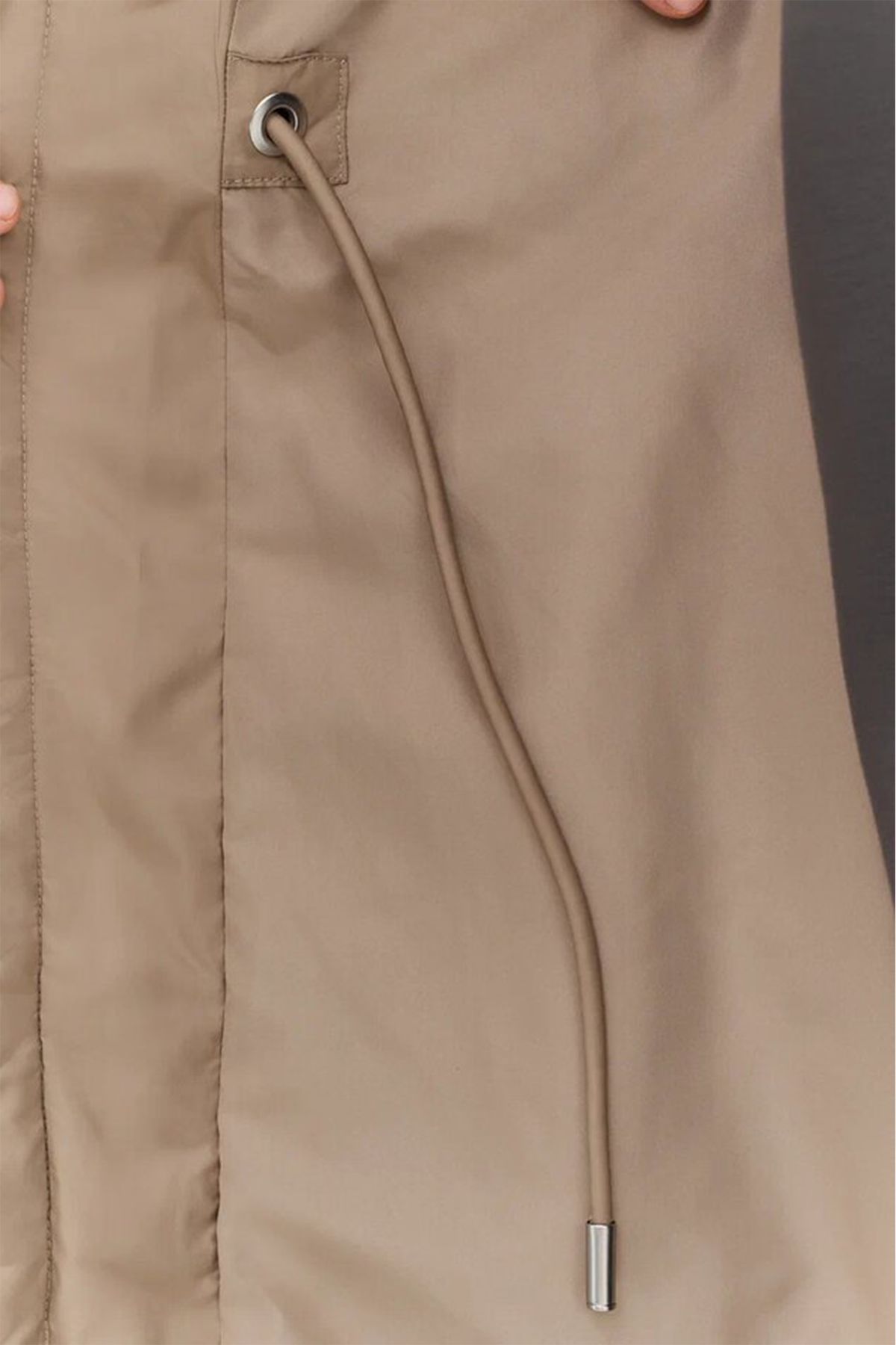 Пуховое пальто с вертикальной стежкой, 42р