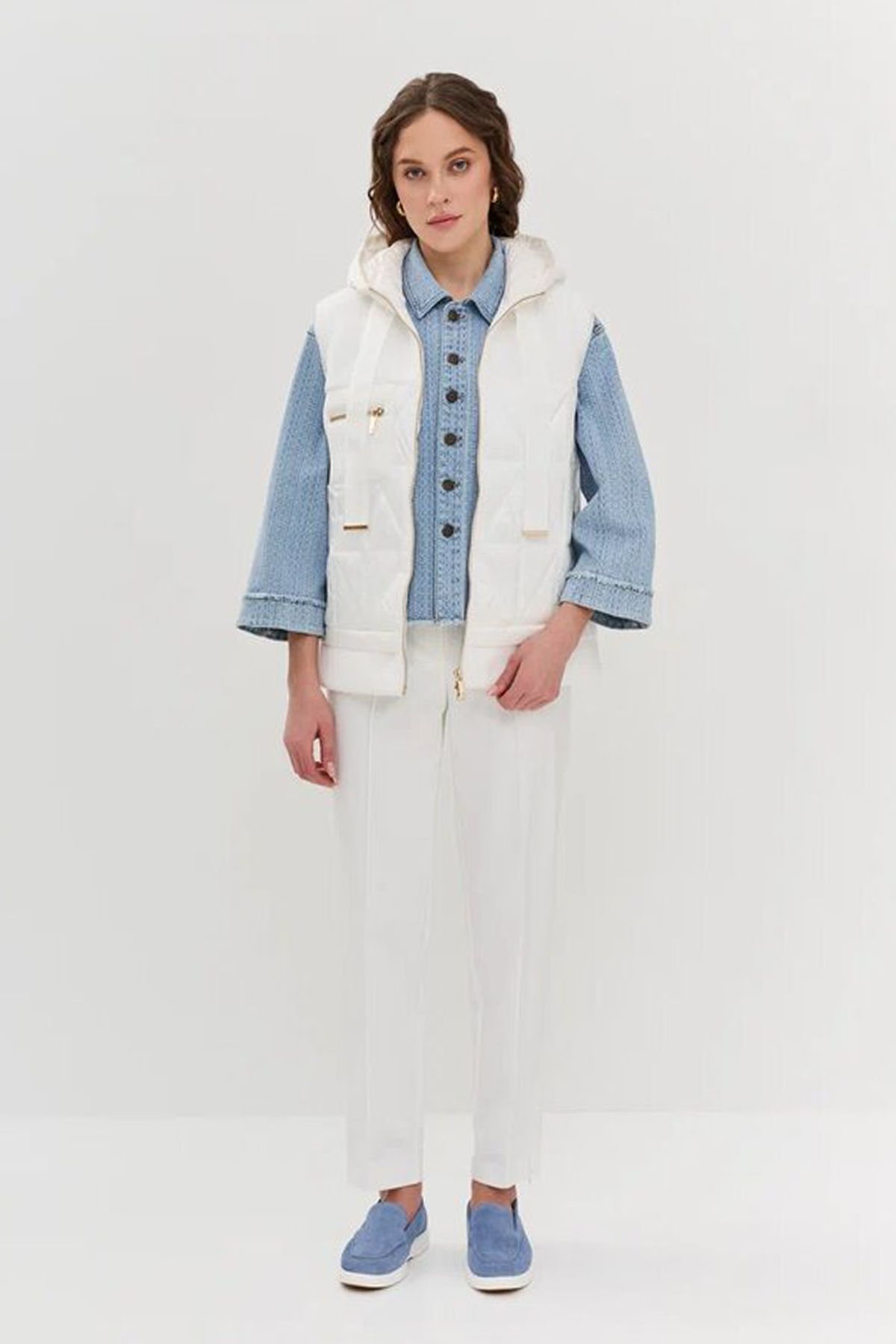 Стеганый жилет с капюшоном, 42р