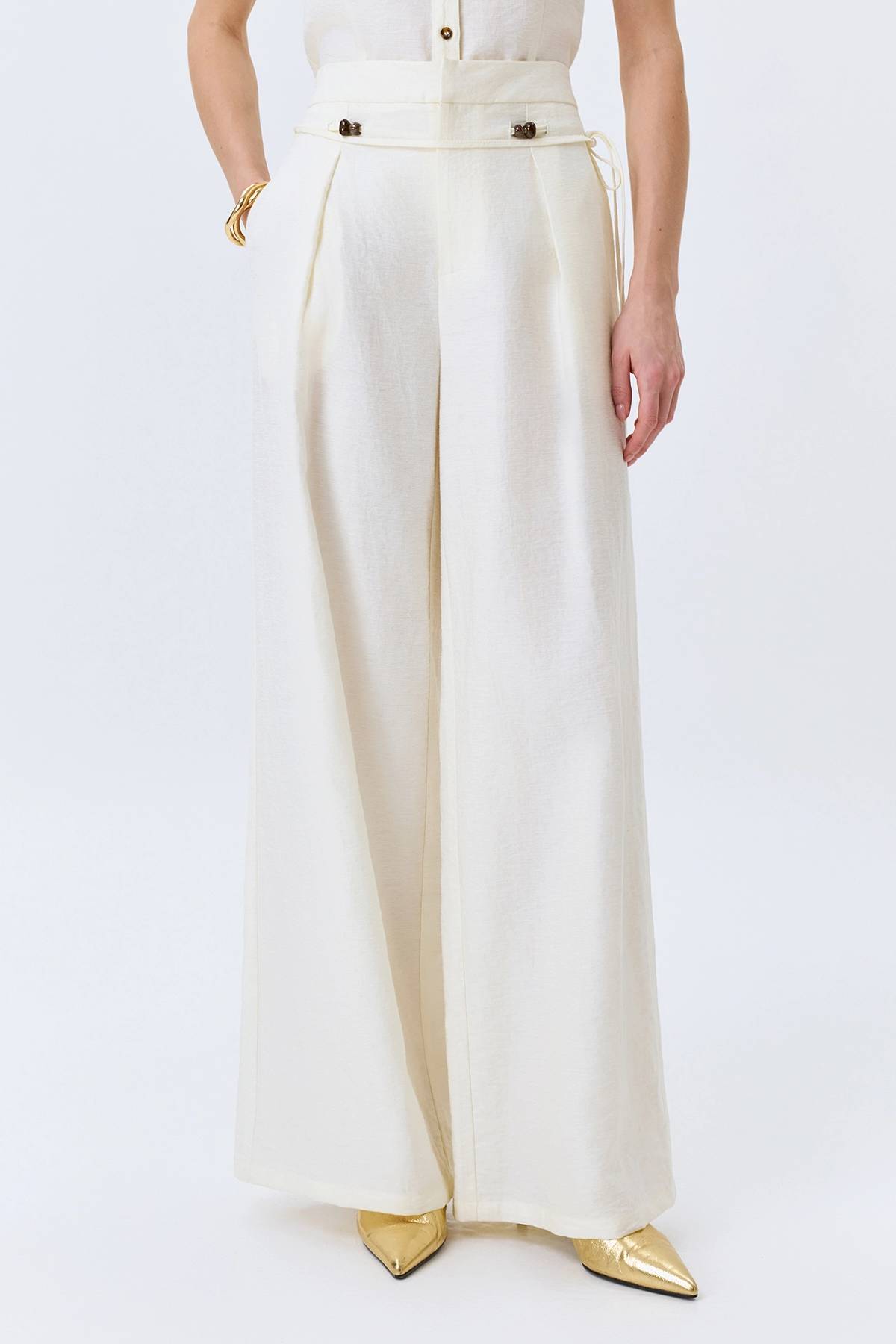 Широкие брюки с акцентным поясом, 52