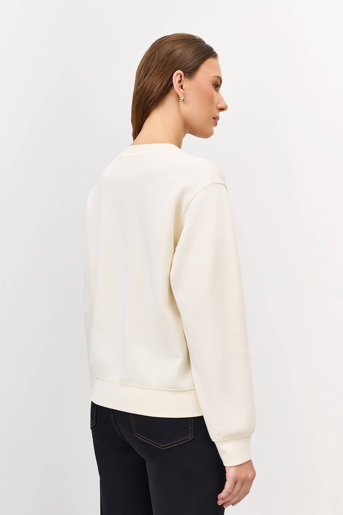 Светлый свободный свитер с шерстью, 46