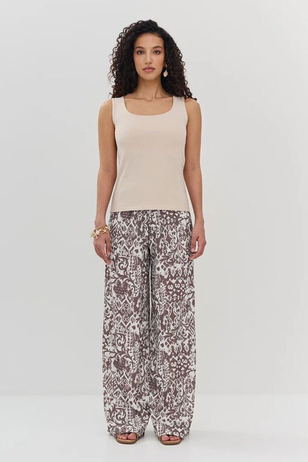 Базовый удлиненный топ в светло-бежевом цвете, 42р