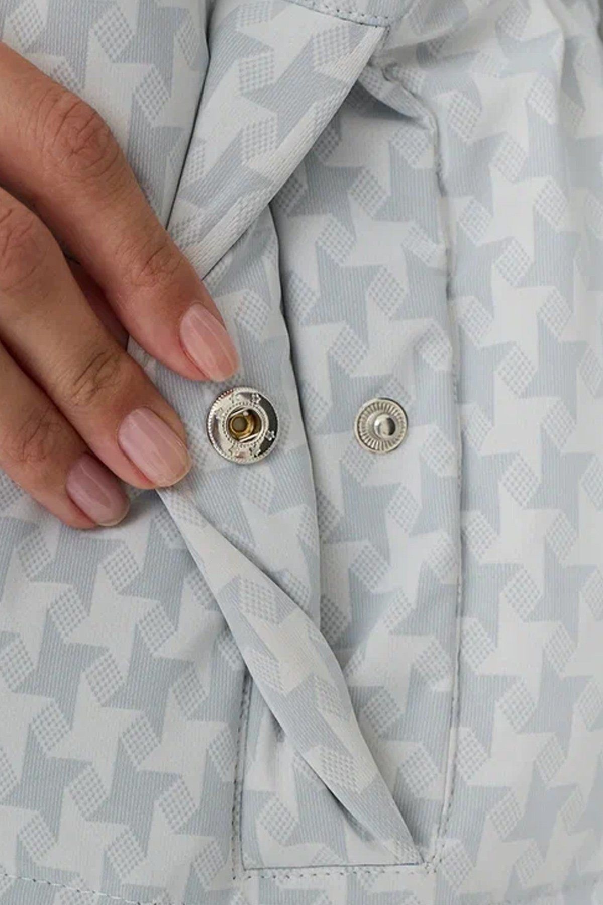 Объемная куртка с принтом гусиная лапка, 46р