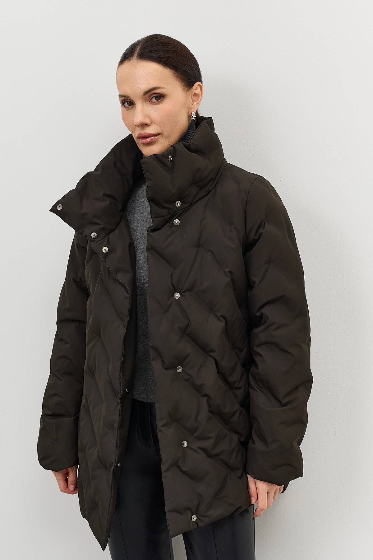 Лимитированная серия темно-зеленая куртка с палантином , 42