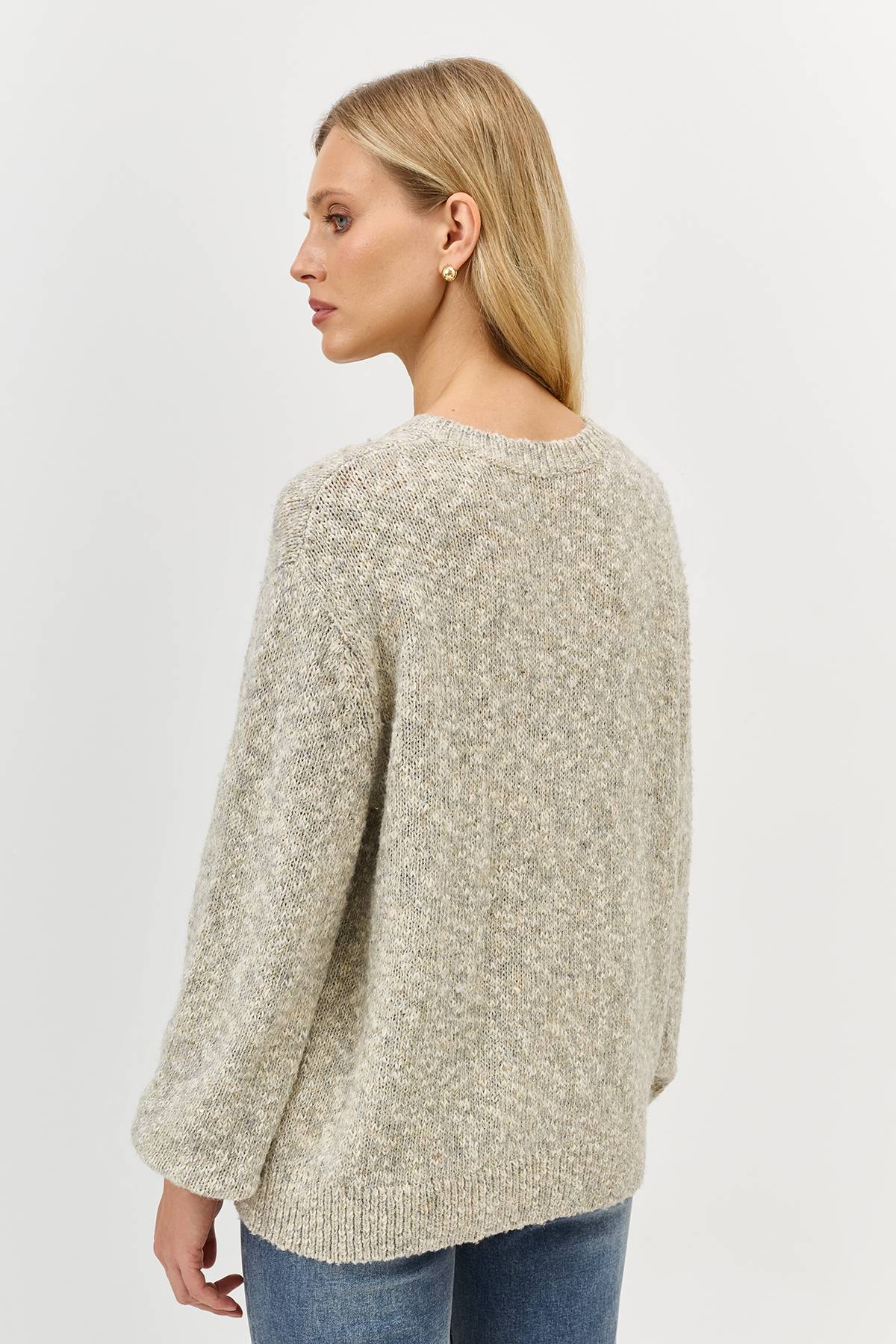 Лимитированная серия объемный джемпер с мерцающими пайетками с палантином, 40