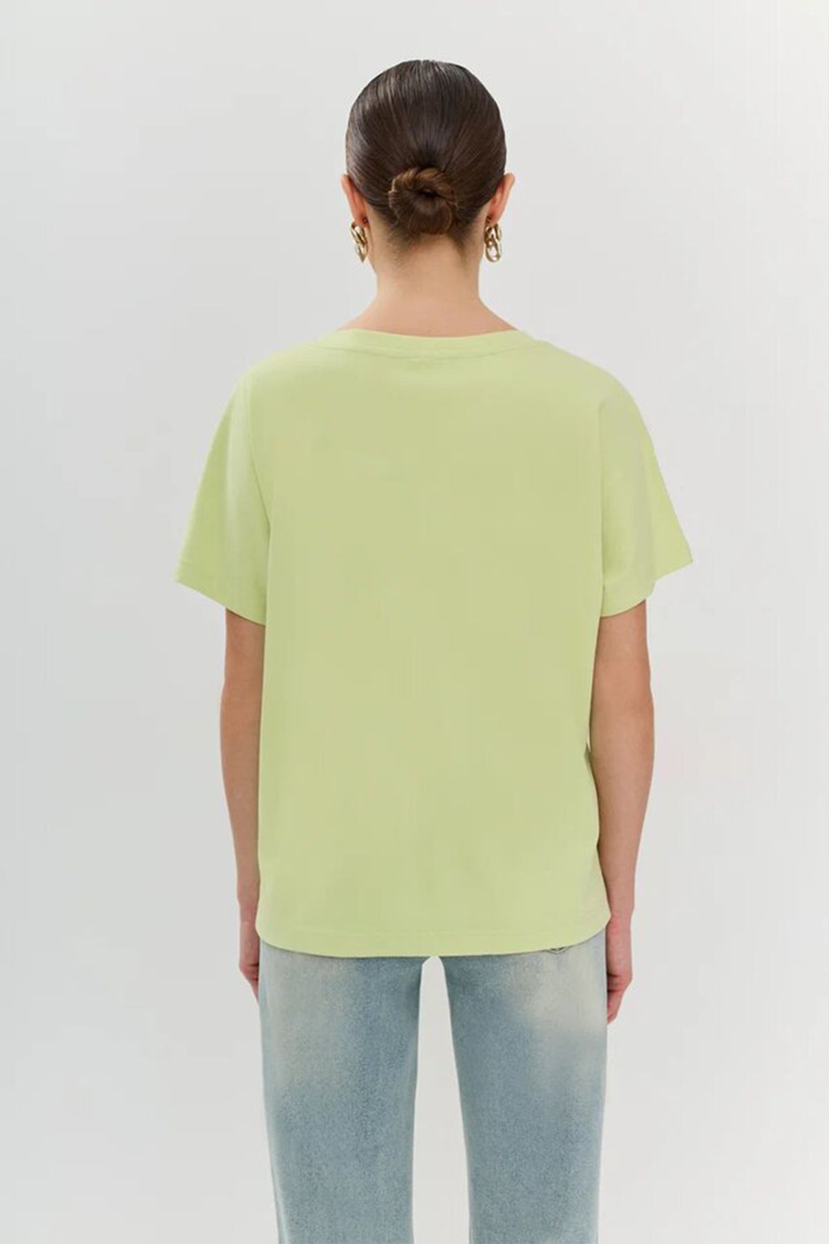 Футболка с лаконичной брендированной вышивкой, 52р