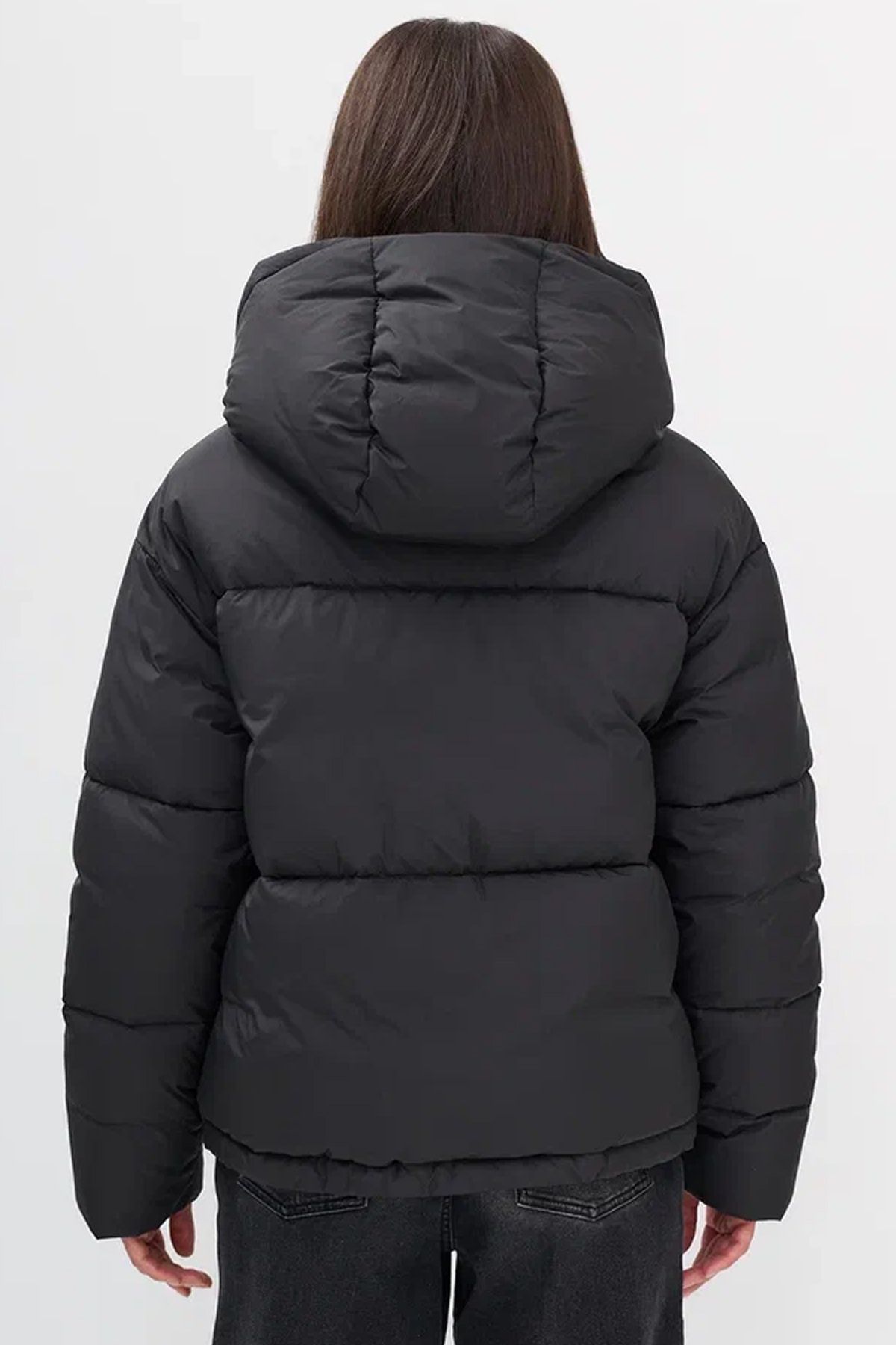 Объемная куртка с металлизированной подкладкой в черном цвете, 50р