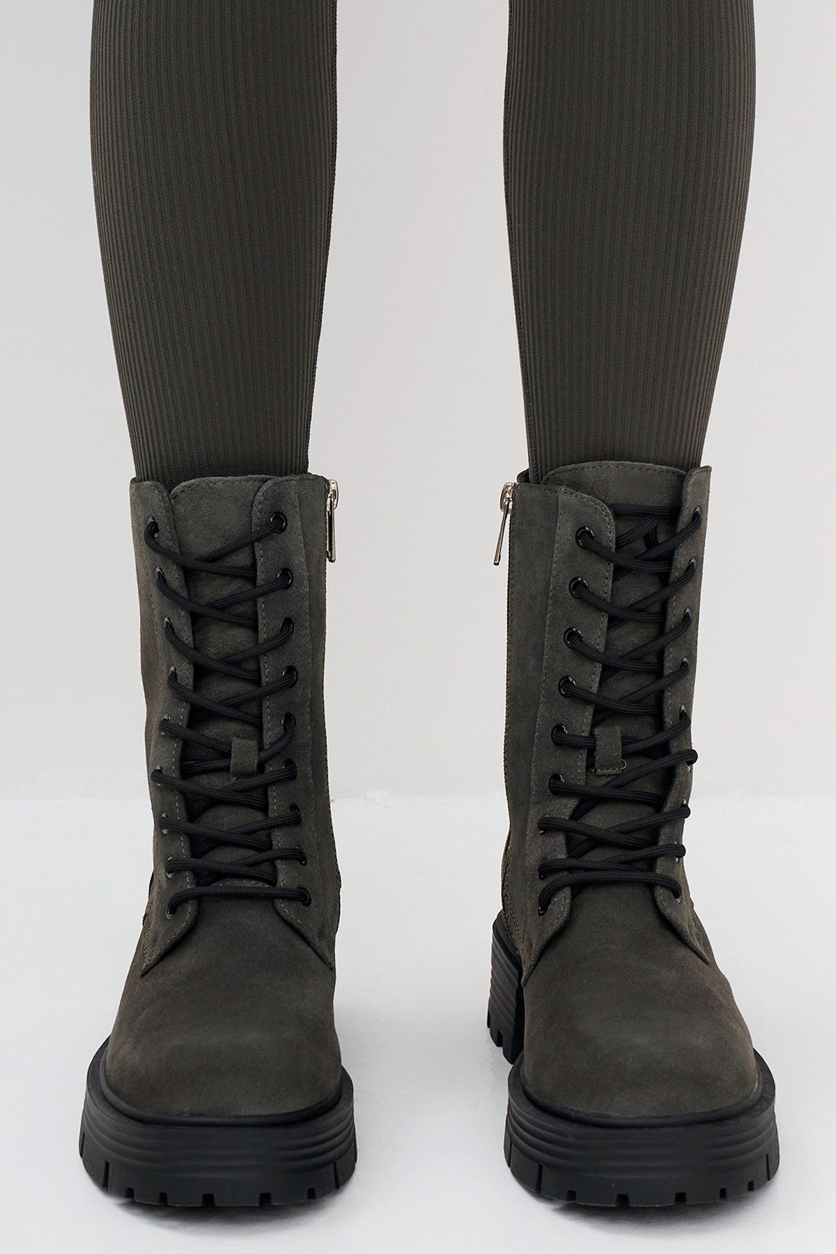 Ботинки из тёмно-зелёной замши, 37р