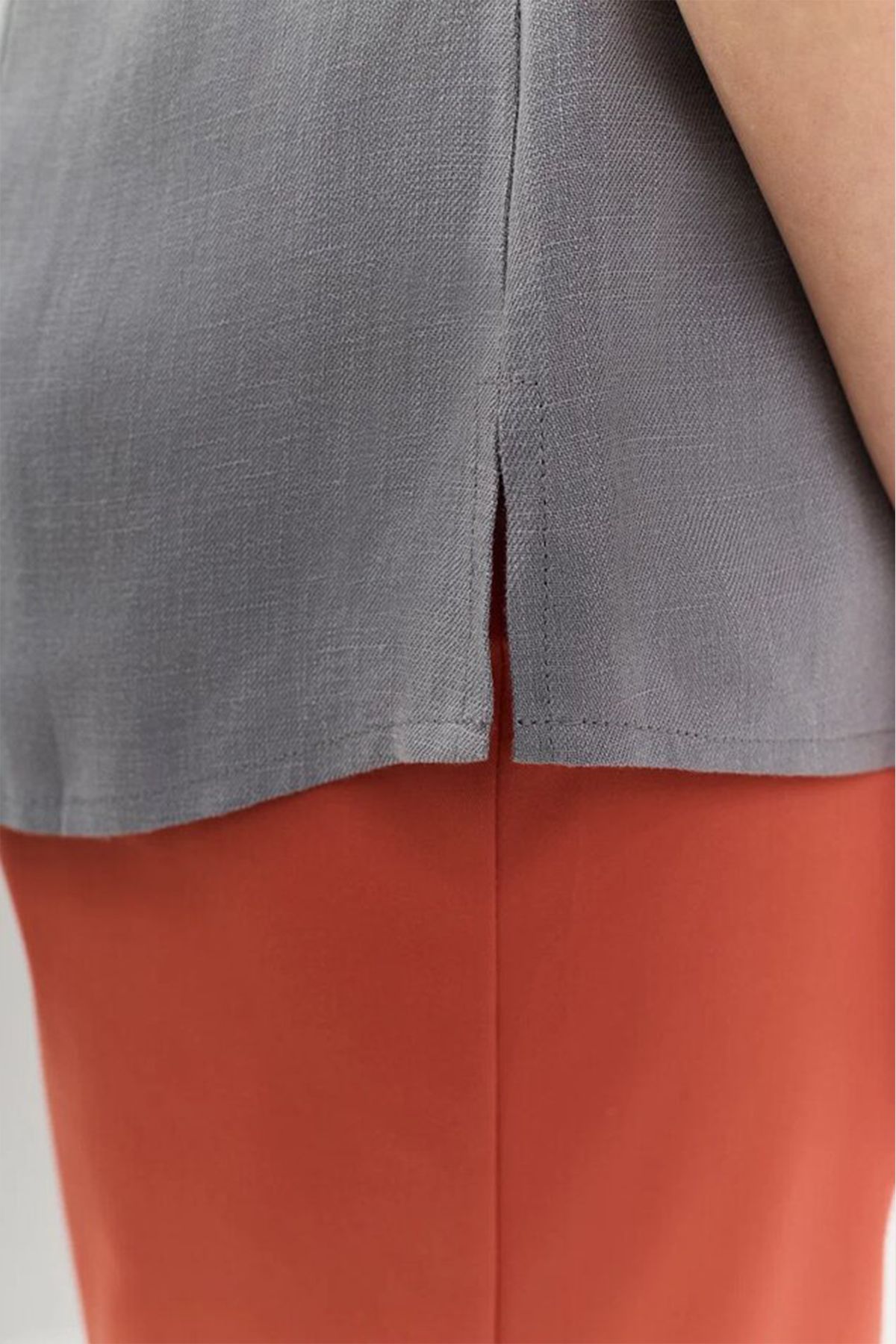 Блузка серого цвета с коротким рукавом, 52р