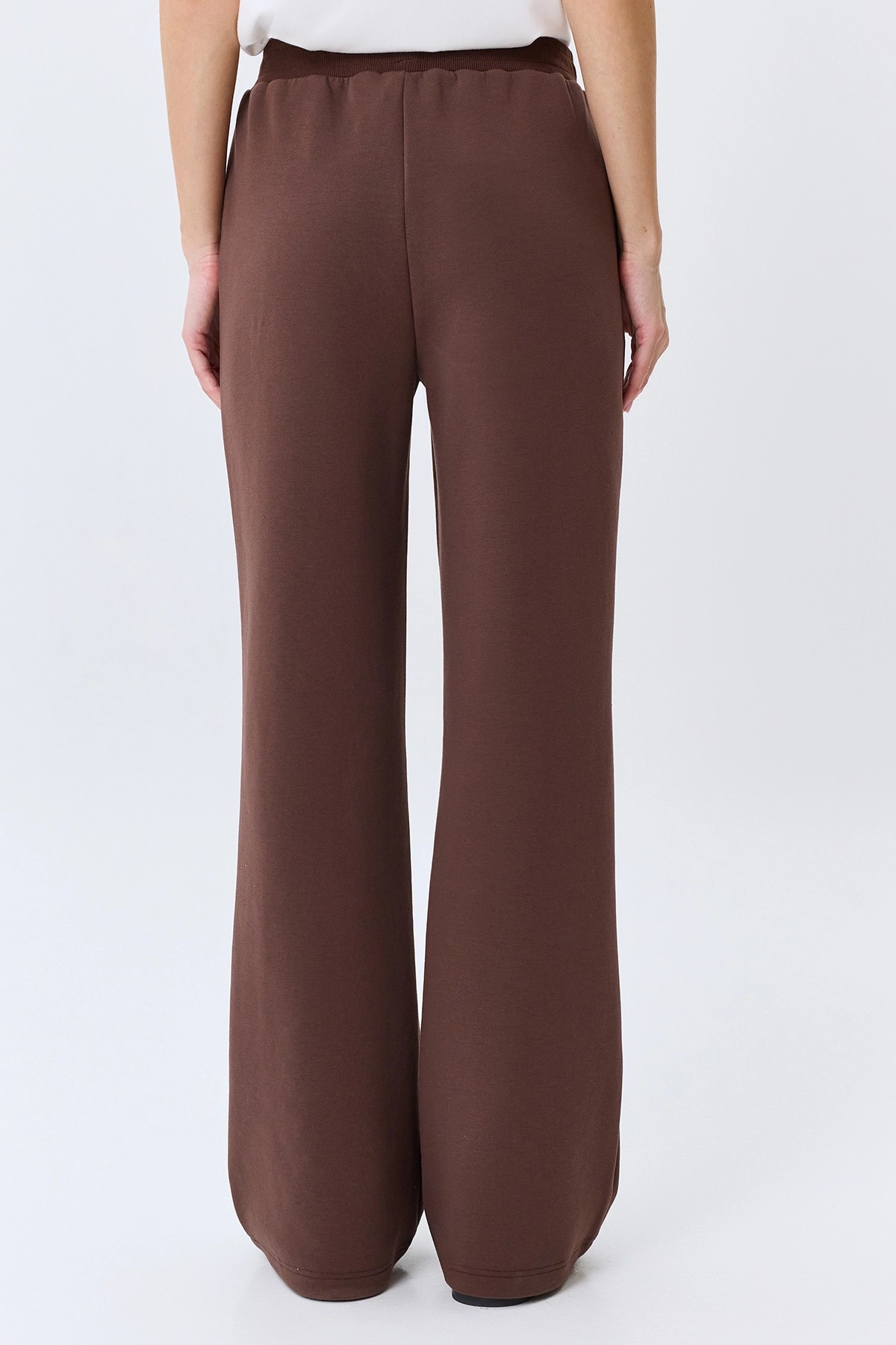 Трикотажные брюки в шоколадном оттенке, 44