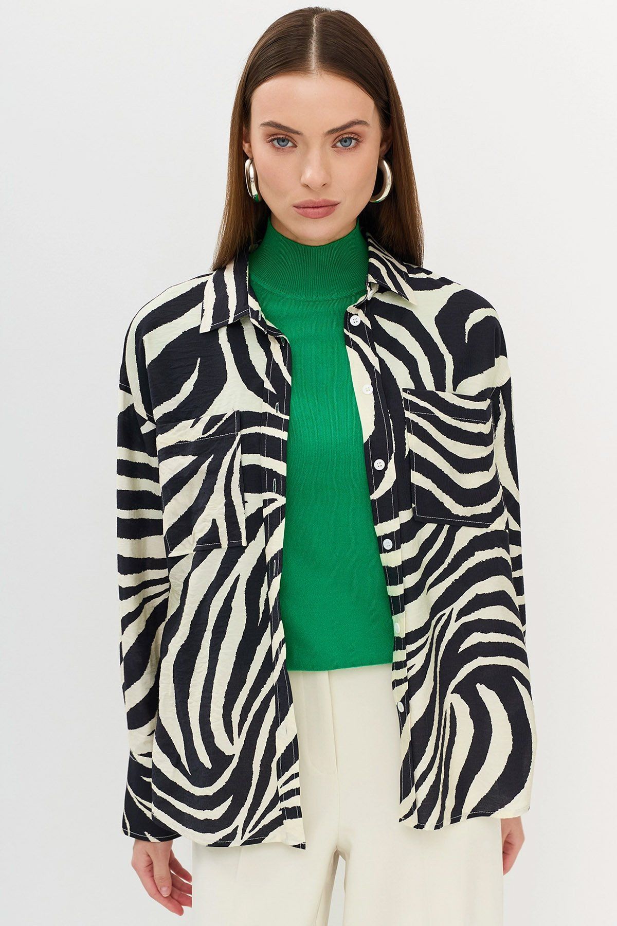 Базовый трикотажный джемпер с воротником-стойкой 53703/5, 40р