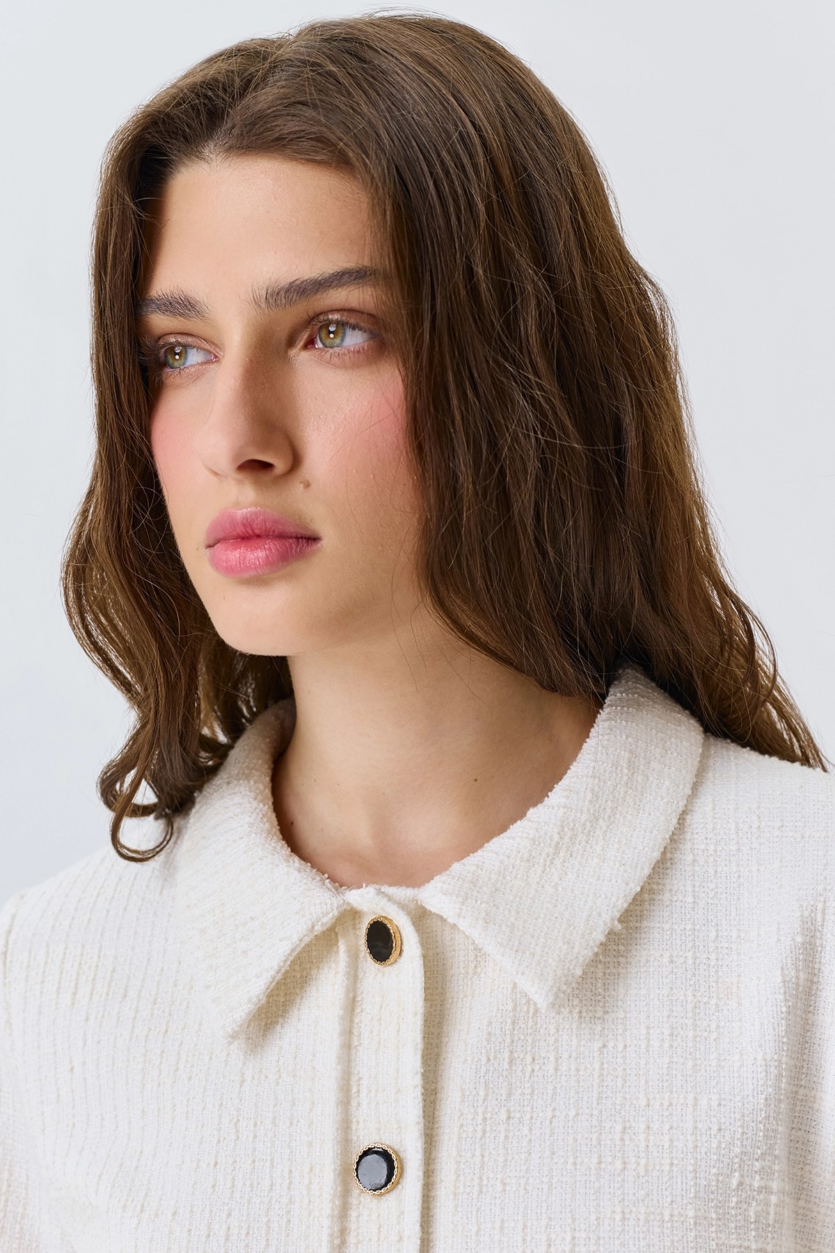 Трикотажное платье с металлическими пуговицами, 48