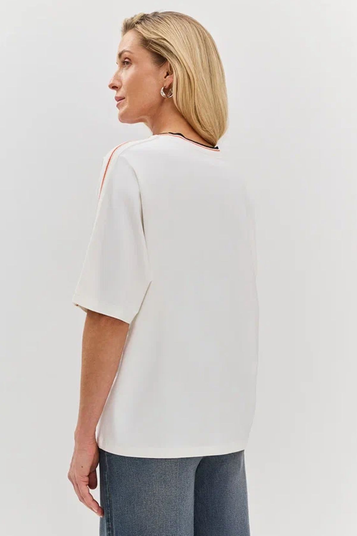 Футболка с акцентным кантом по горловине и рукавам, 54р