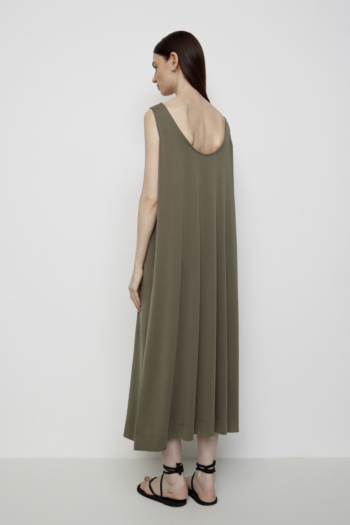 Платье с карманами в боковых швах, 44р