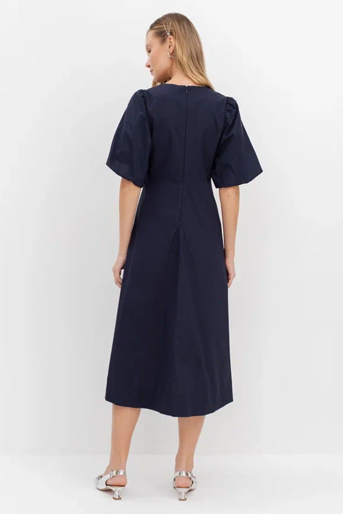 Платье с объемными рукавами, 44р