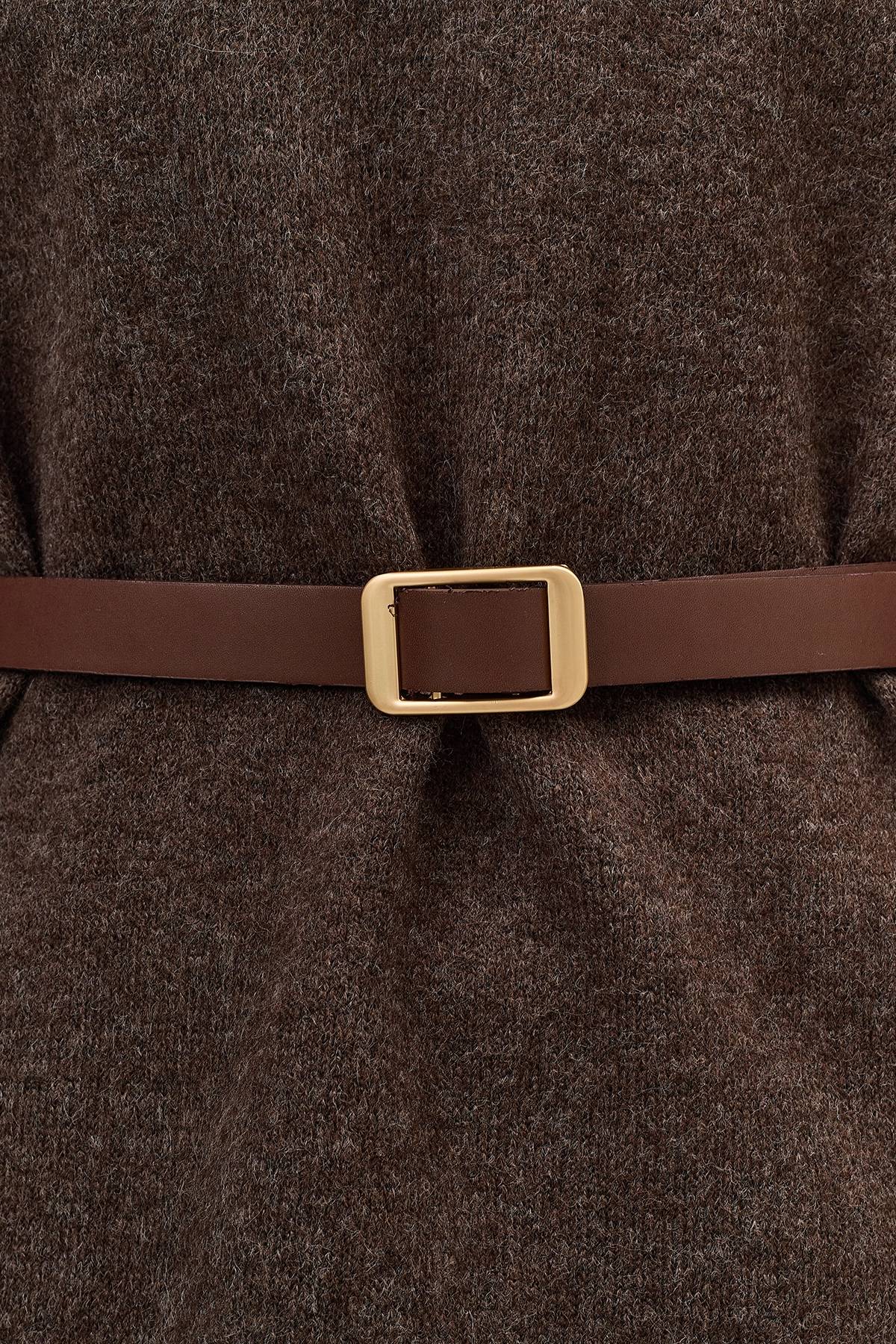 Лимитированая серия поло с контрастными деталями и ремнем, 44