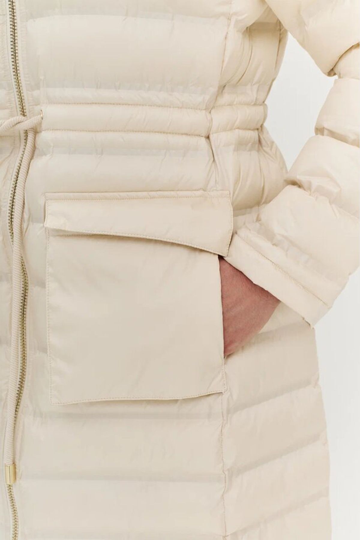 Элегантное пальто с горизонтальной стежкой, 46р