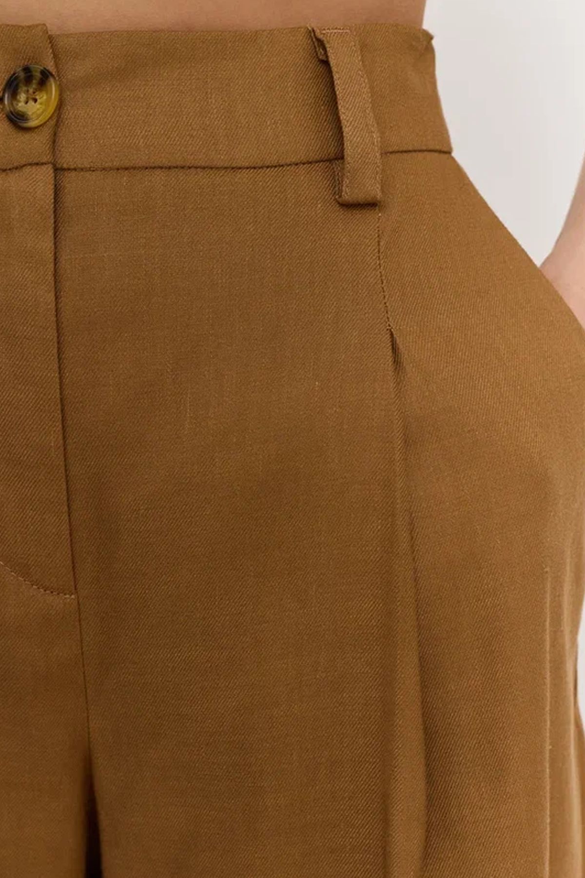 Свободные шорты до колена в коричневом цвете, 42р