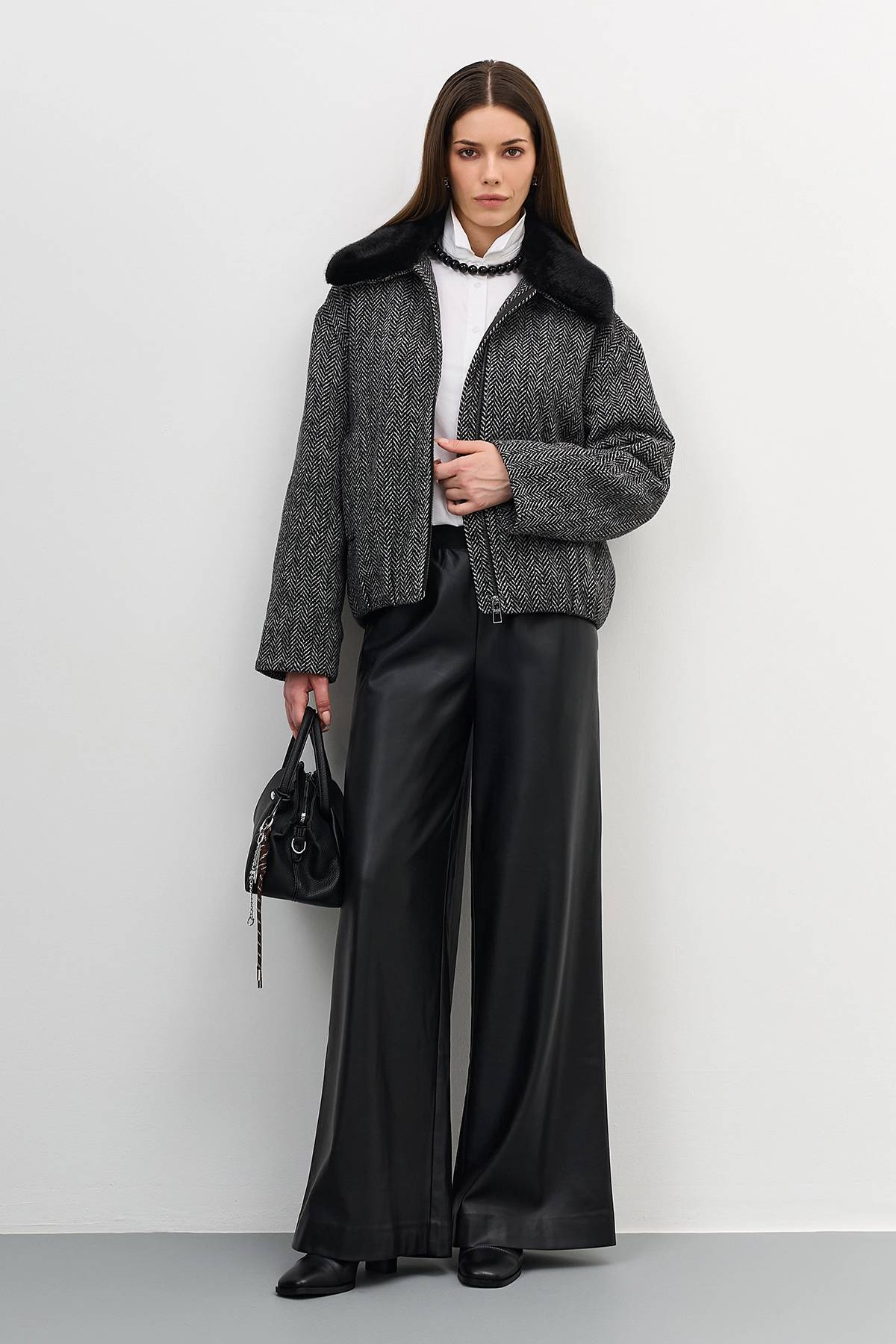 Лимитированная серия серая куртка с палантином, 40