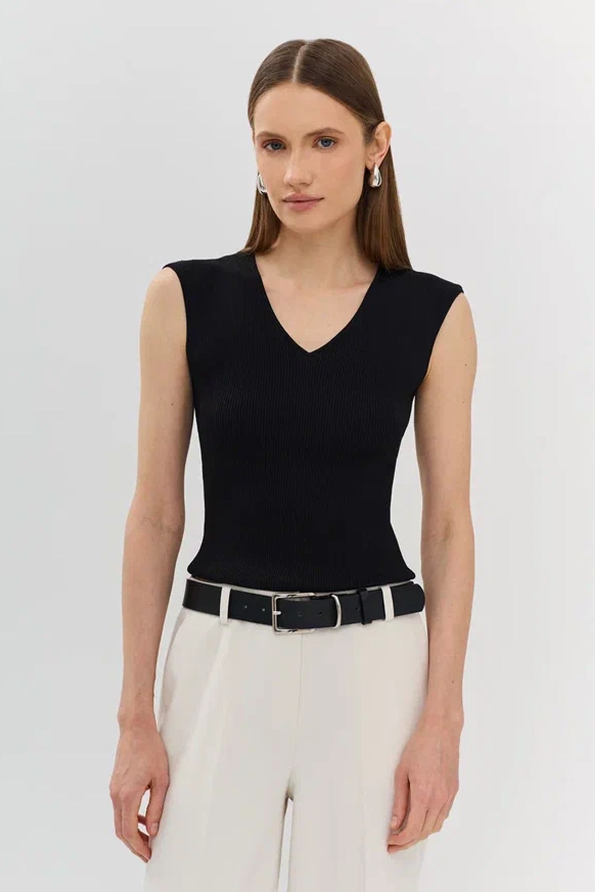 Вязаный топ с V-образным вырезом, 50р