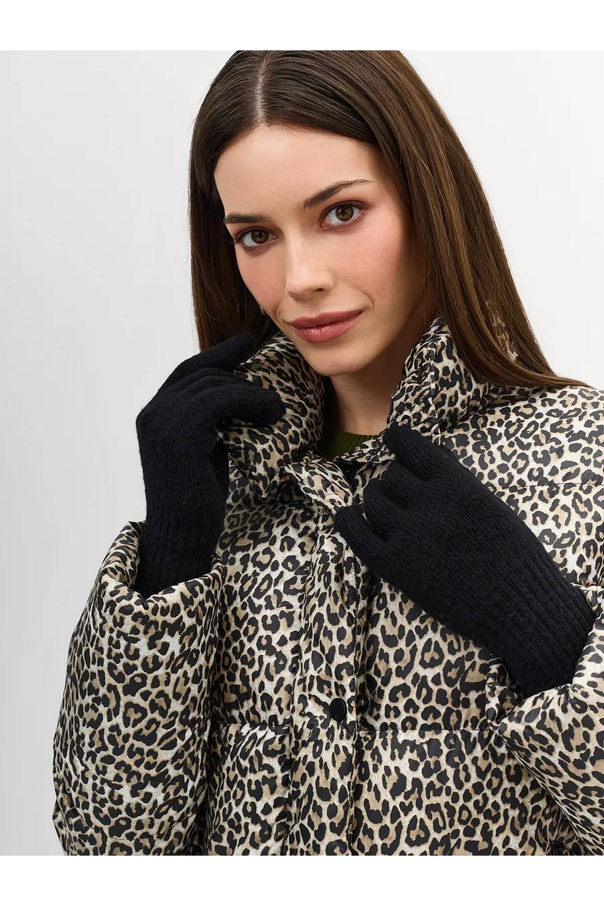 Лимитированная серия пуховик с анималистичным принтом и палантин, 42