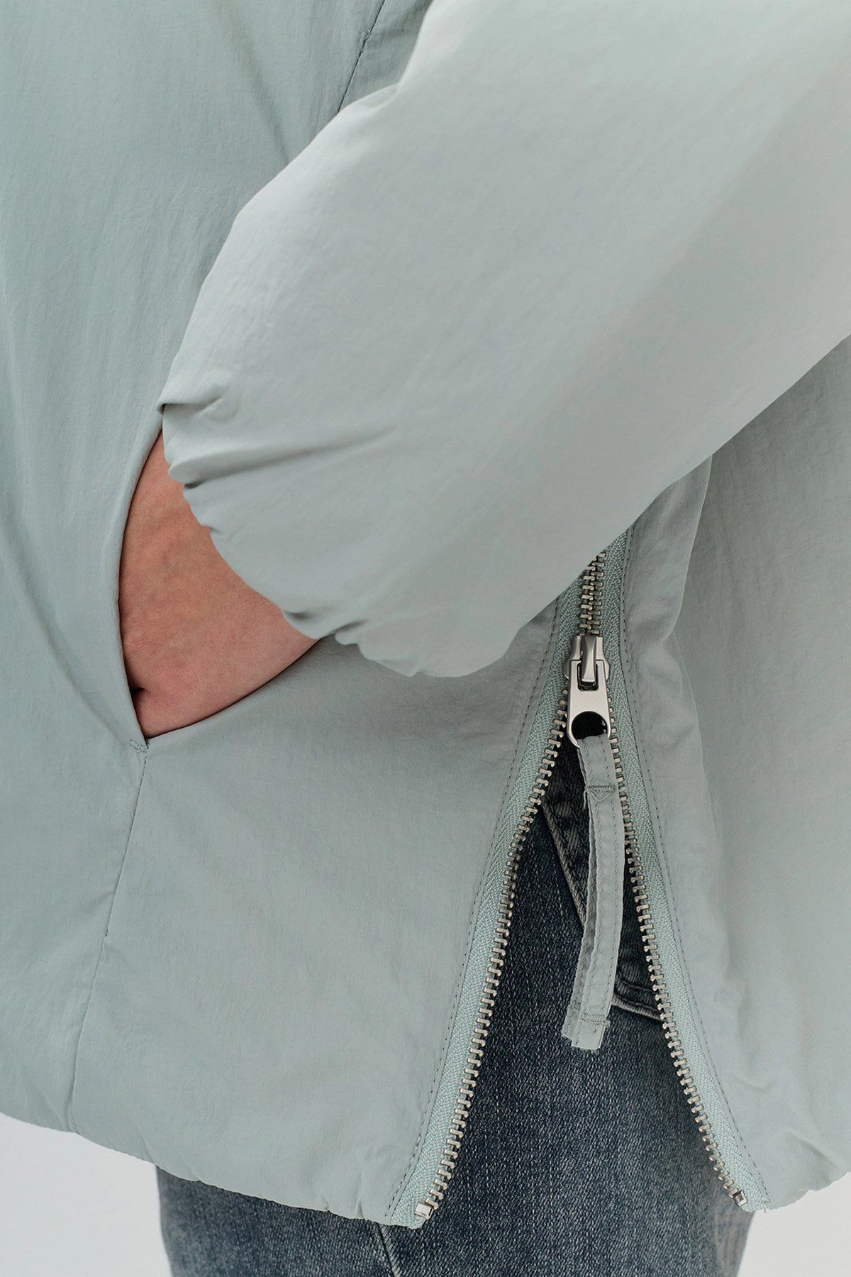 Куртка в голубом цвете без капюшона с утеплителем, 50р