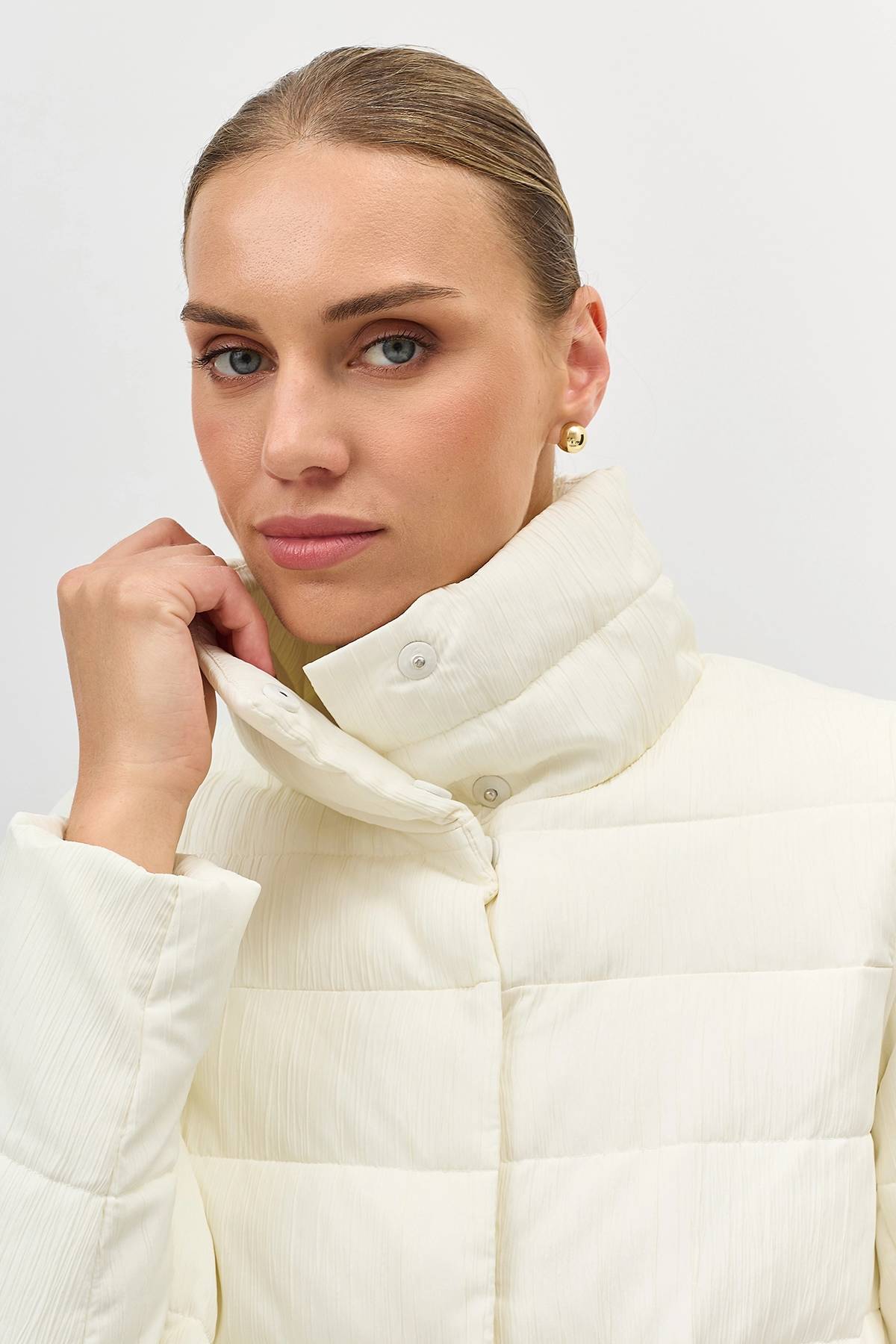 Лимитрированная серия куртка оversize из фактурной ткани и палантин, 48