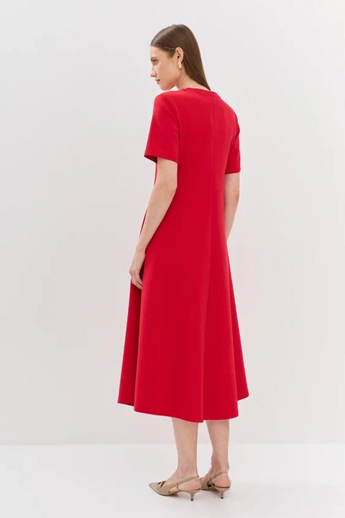 Элегантное платье с коротким рукавом в красном цвете, 50р