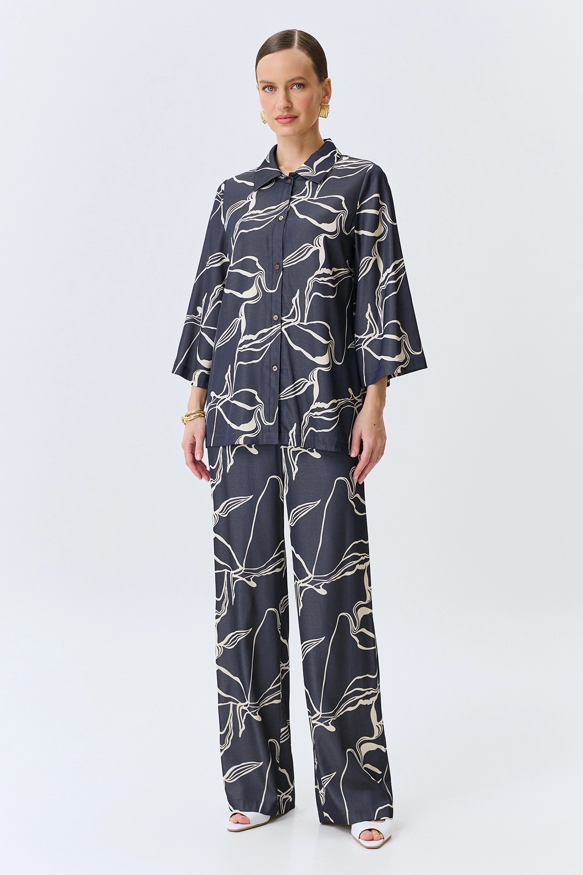 Блузка с абстрактным принтом, 46