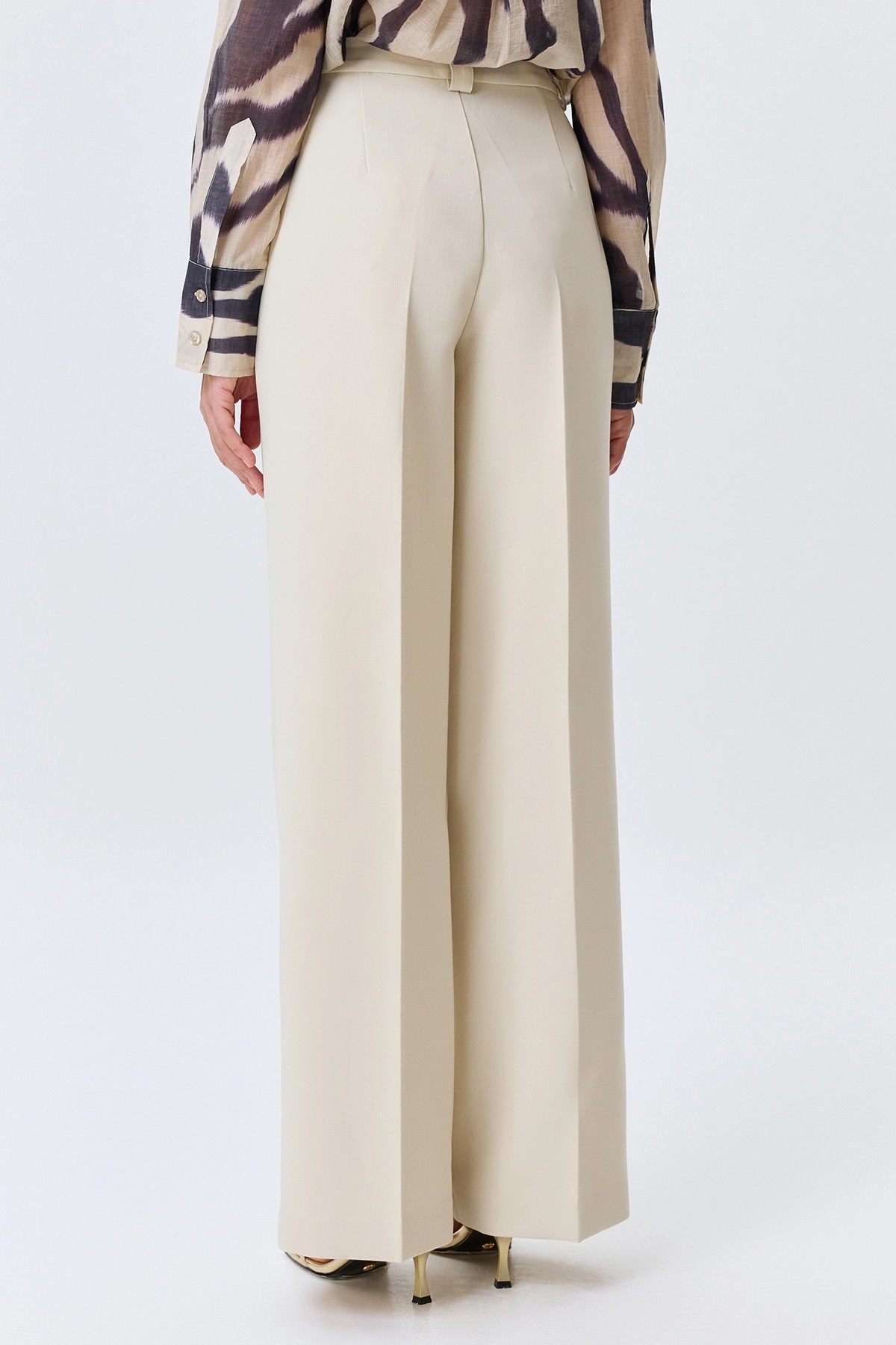 Широкие брюки с мягкими стрелками, 52