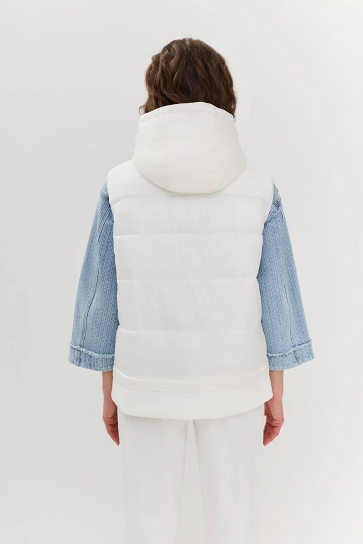 Стеганый жилет с капюшоном, 52р