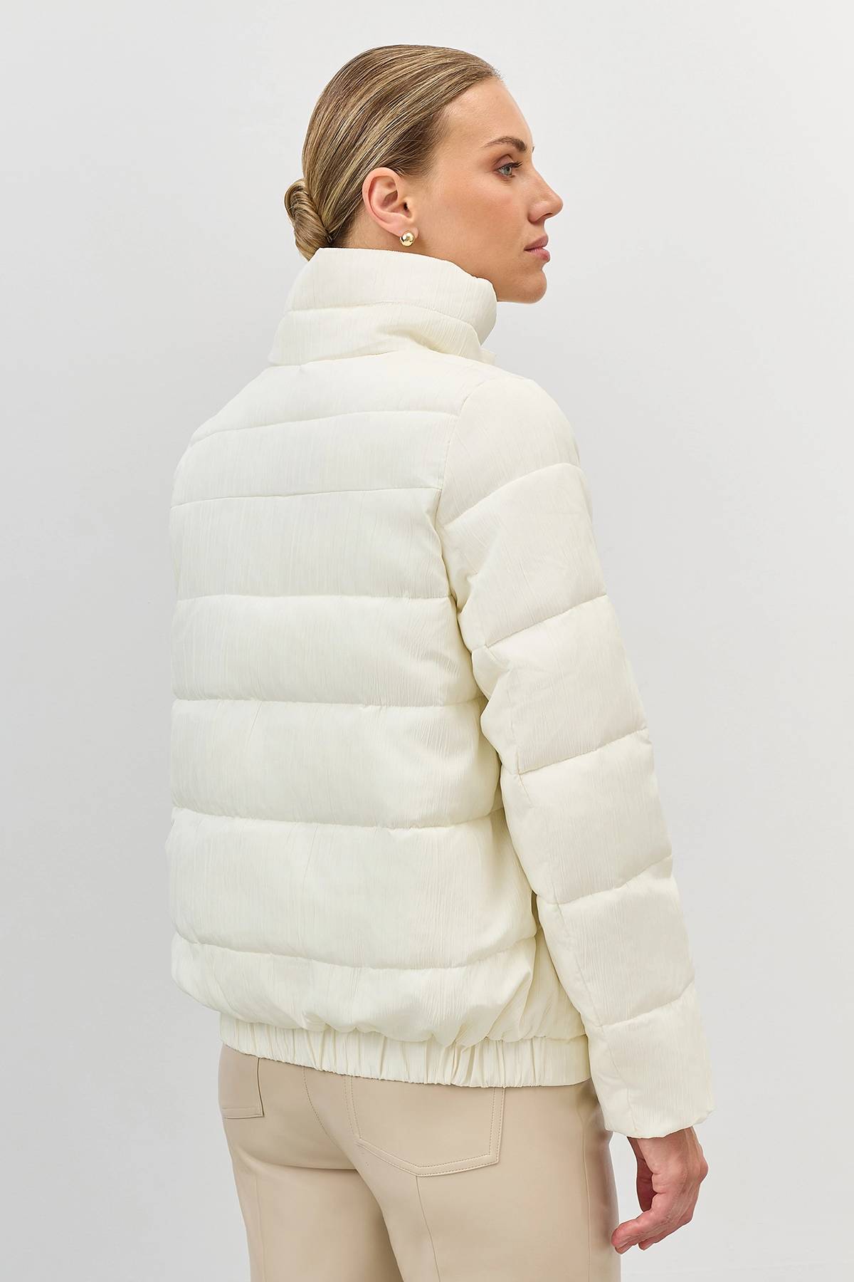 Лимитрированная серия куртка оversize из фактурной ткани и палантин, 48