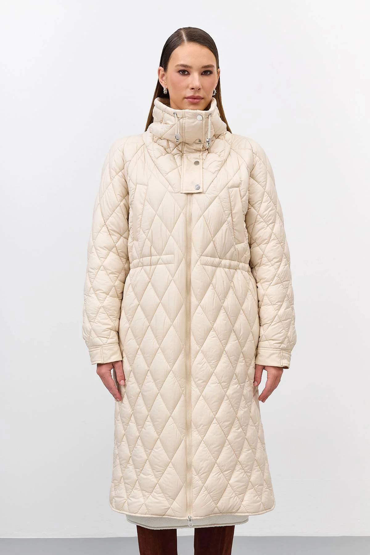 Пальто с акцентным воротником, 48